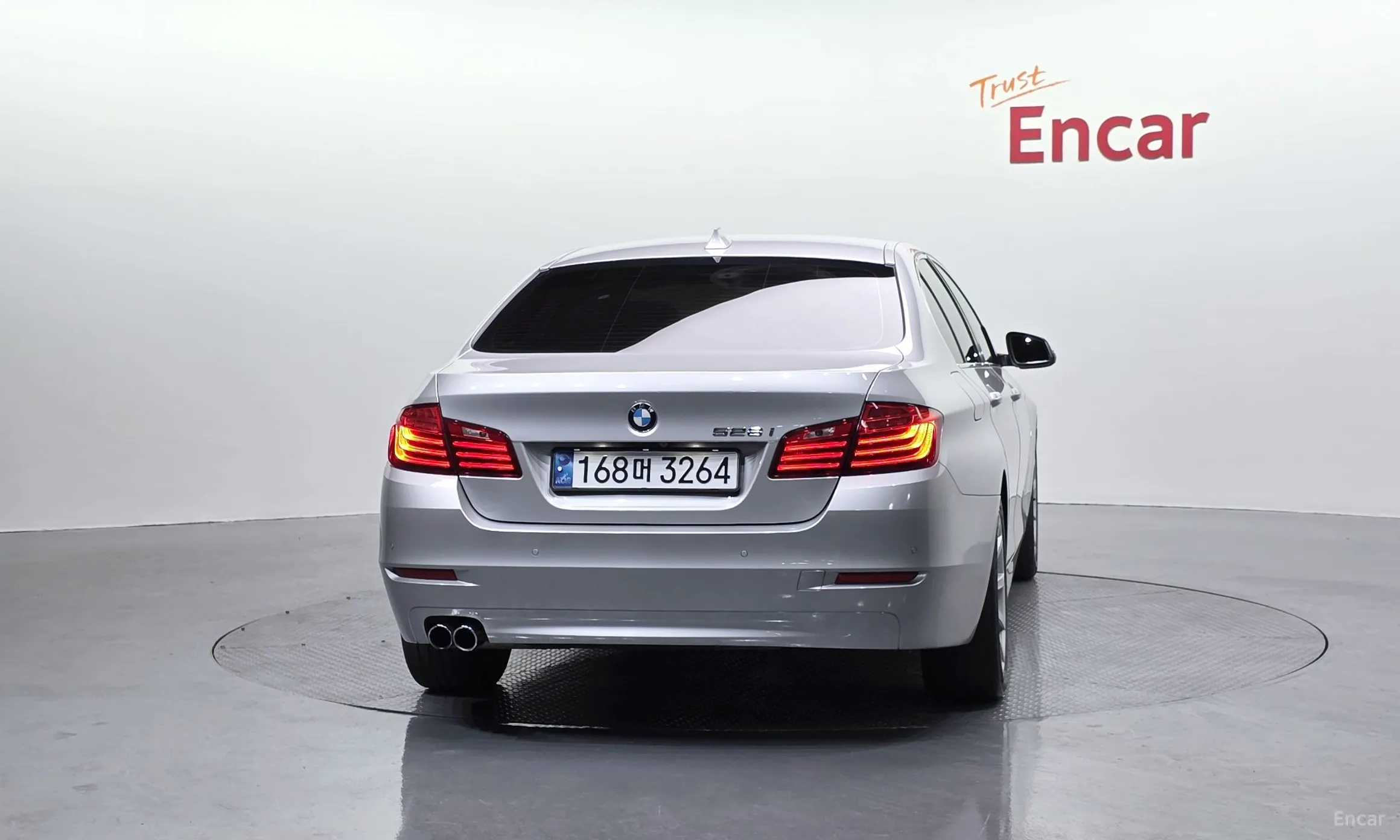 BMW 5 Series (F10) превью 4
