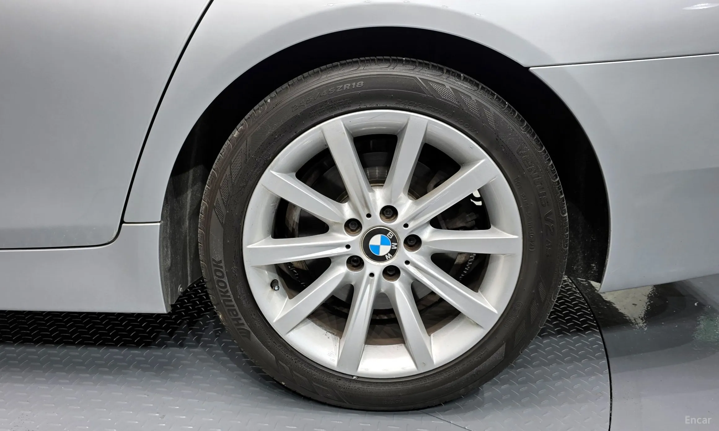 BMW 5 Series (F10) превью 5