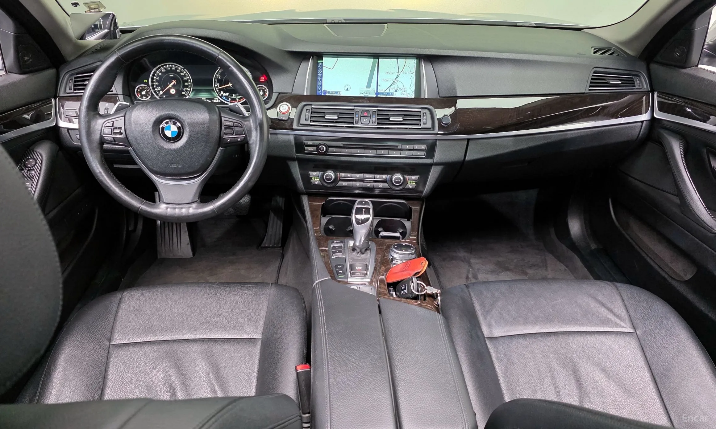 BMW 5 Series (F10) превью 7