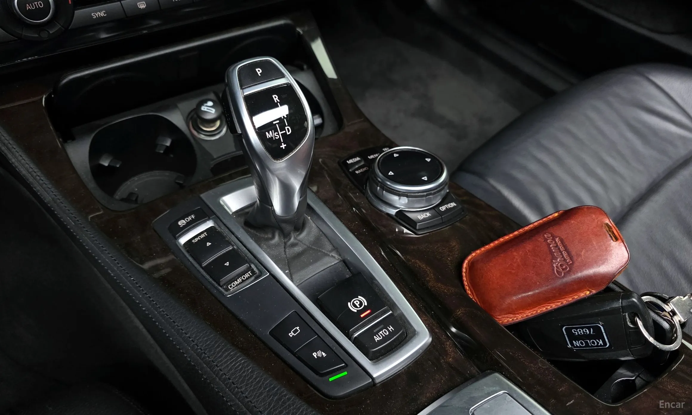BMW 5 Series (F10) превью 9