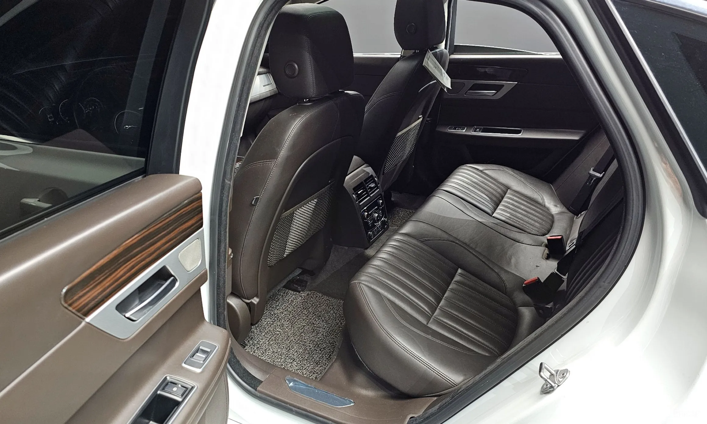 Jaguar XF (x260) превью 12