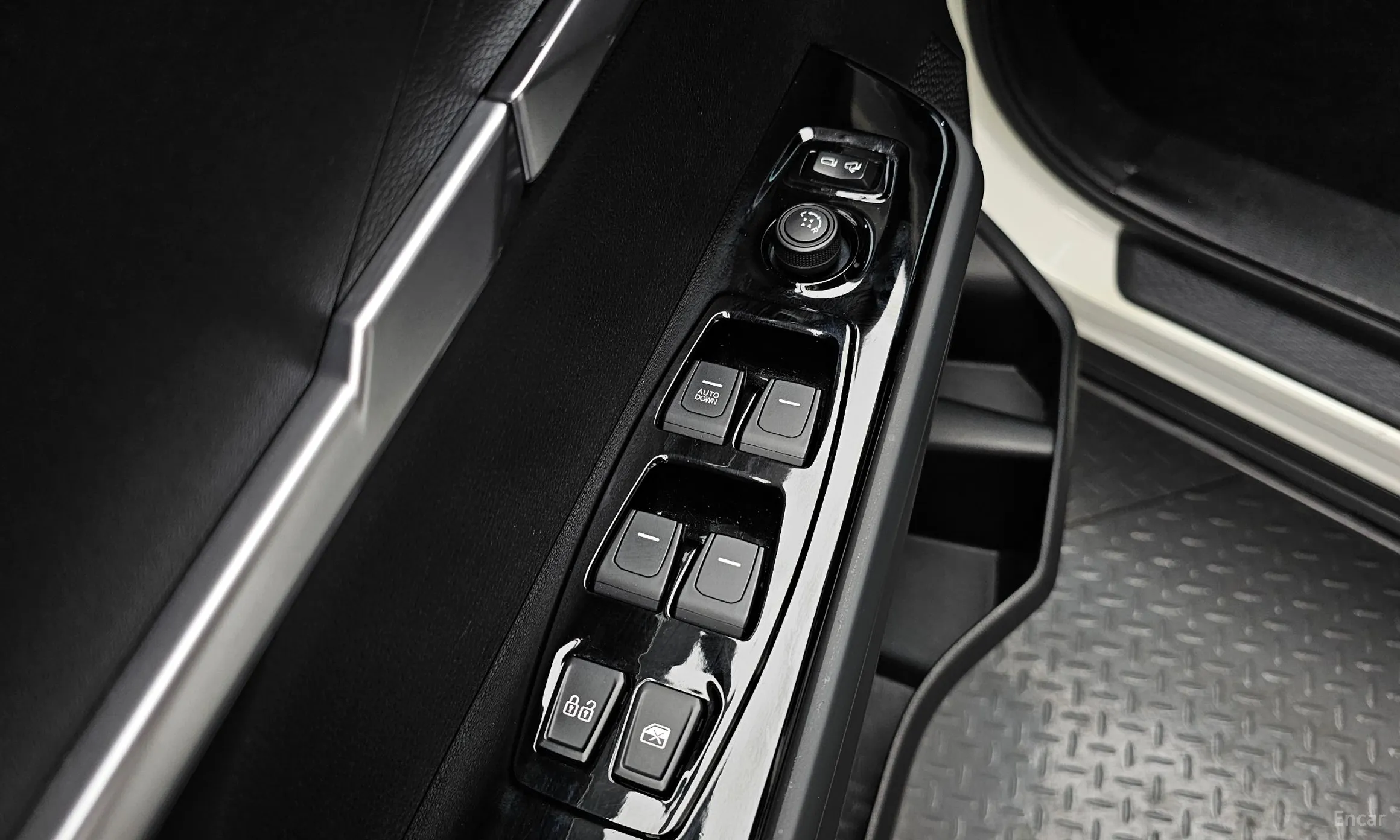 KG Mobility (SsangYong) Torres превью 14