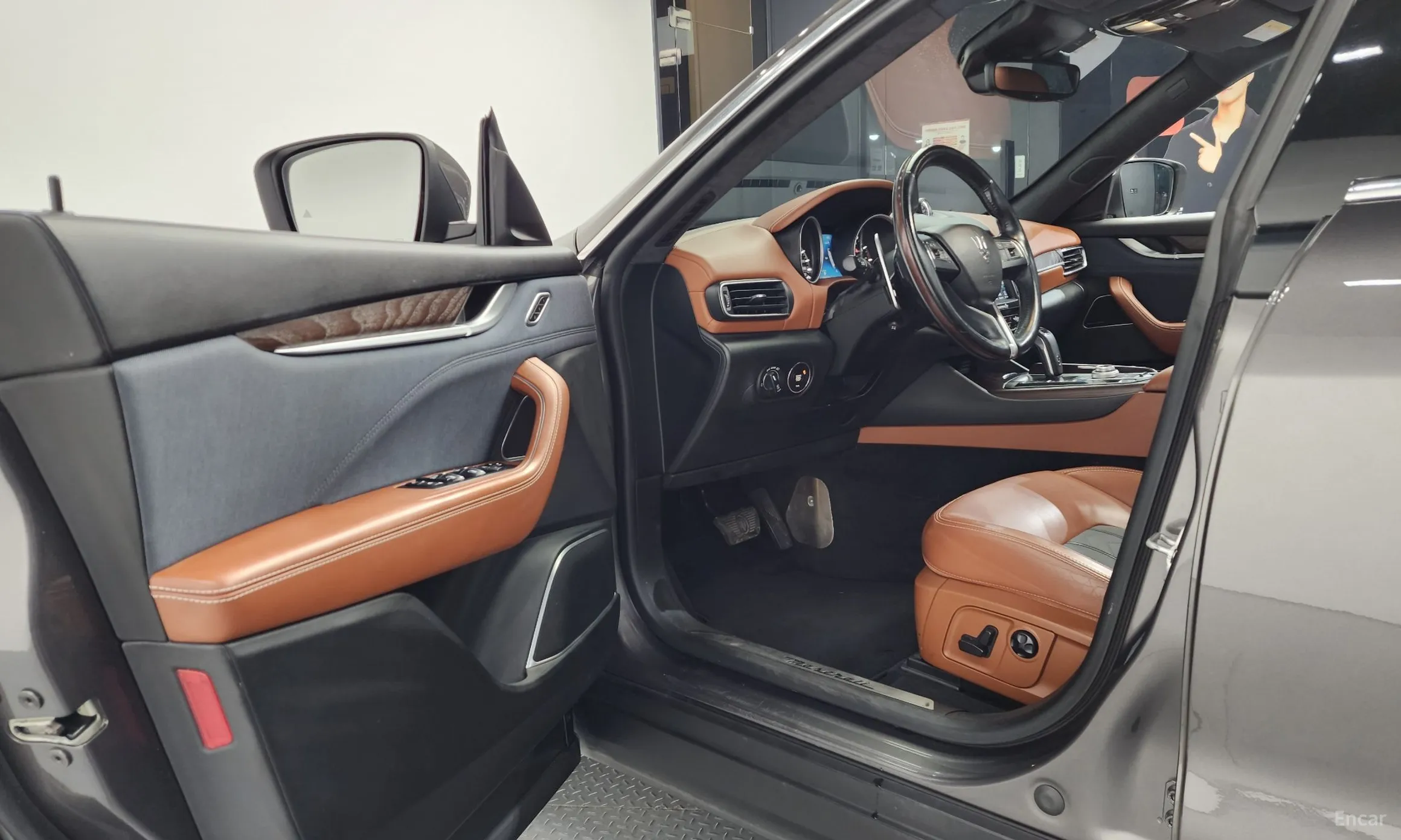 Maserati Levante превью 10