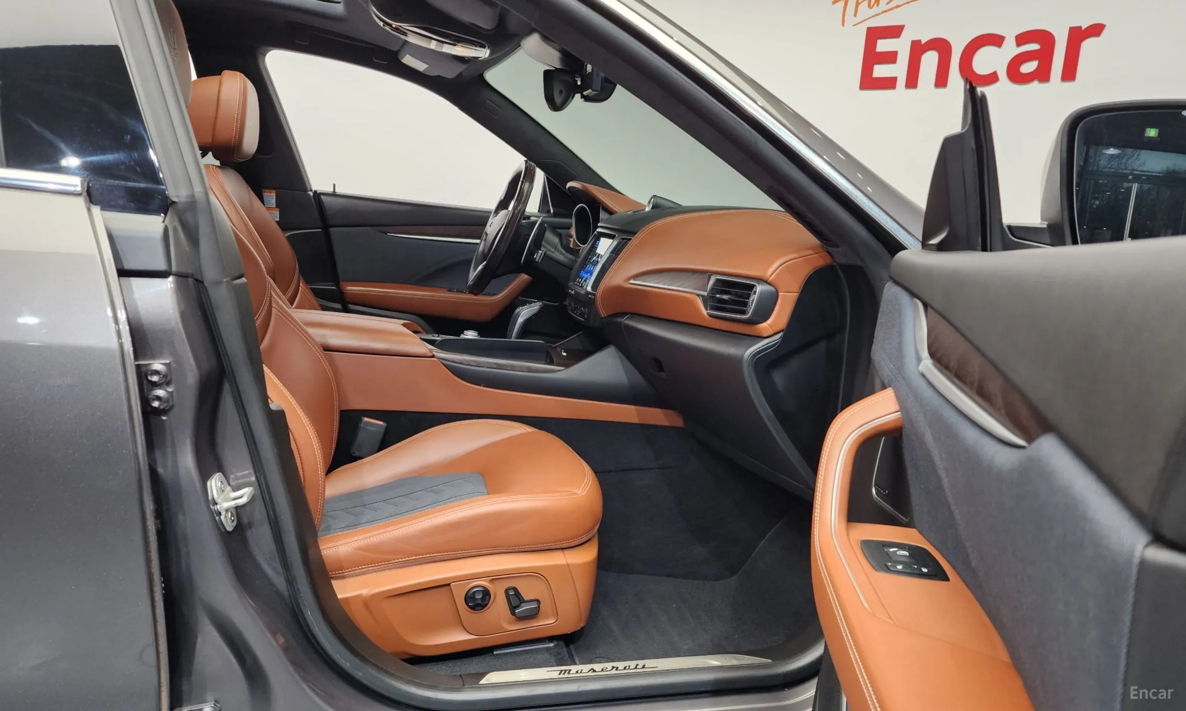 Maserati Levante превью 11