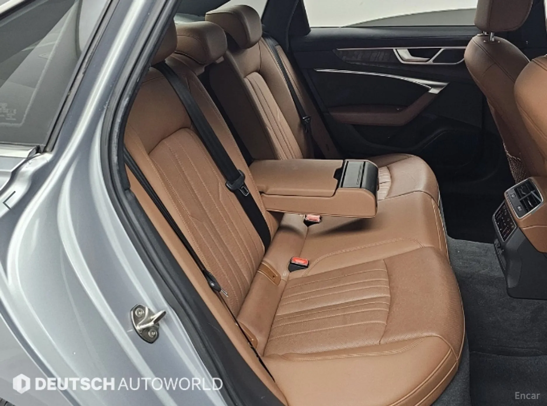 Audi A6 (C8) превью 12