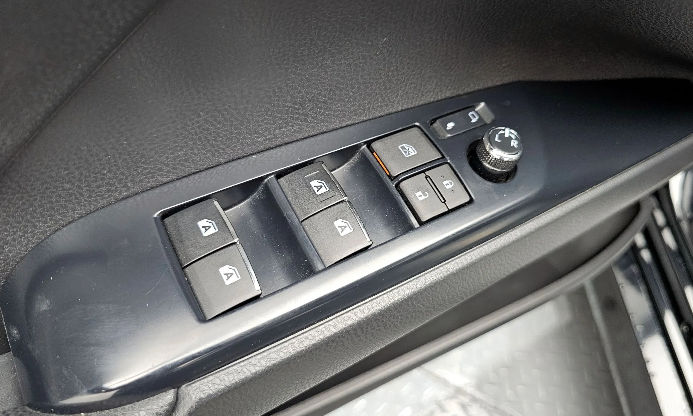 Toyota Camry (XV70) превью 14