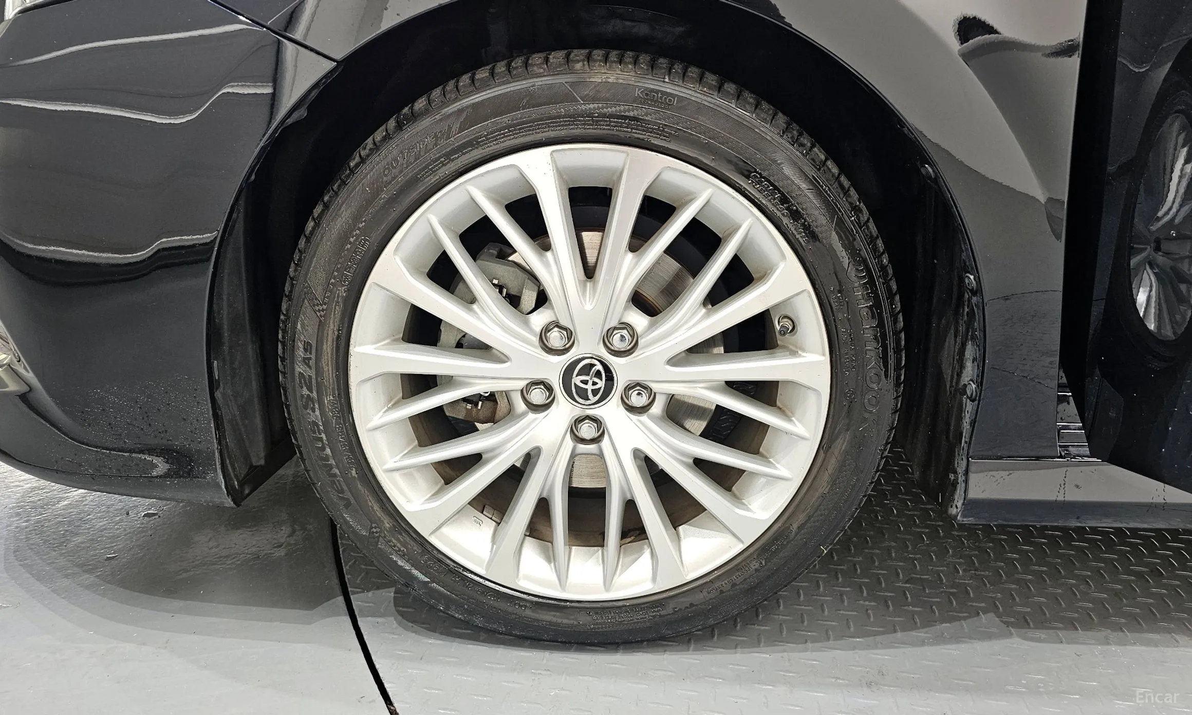 Toyota Camry (XV70) превью 5