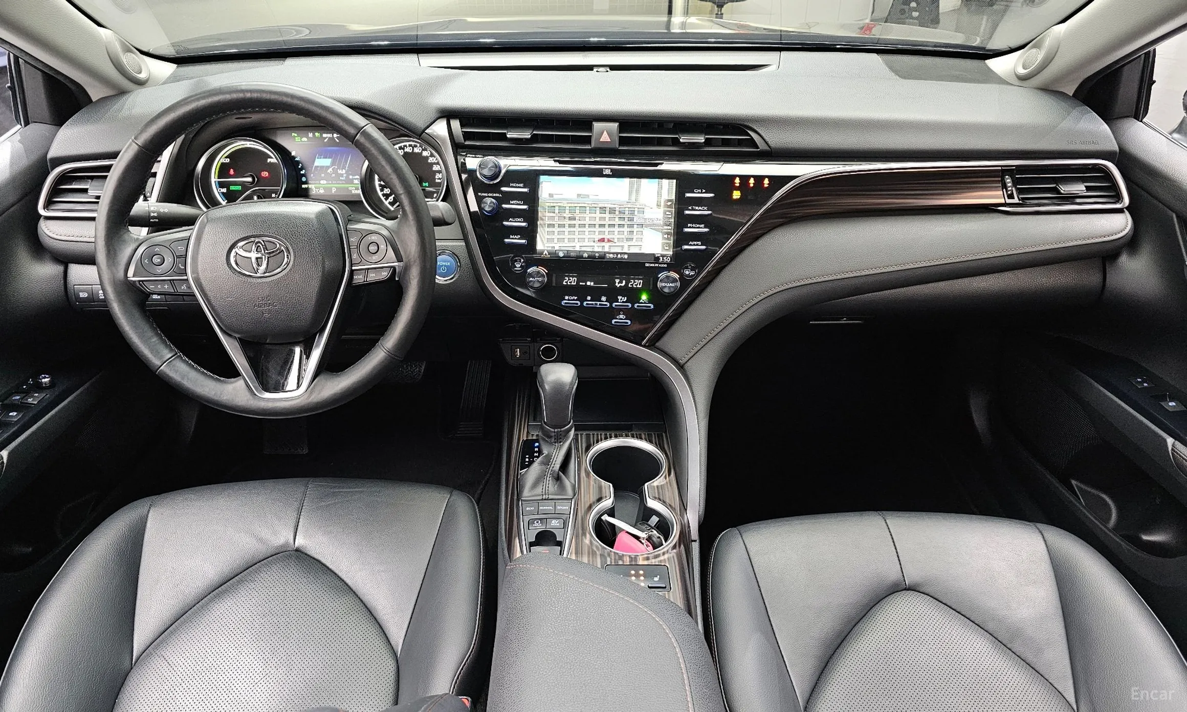 Toyota Camry (XV70) превью 7