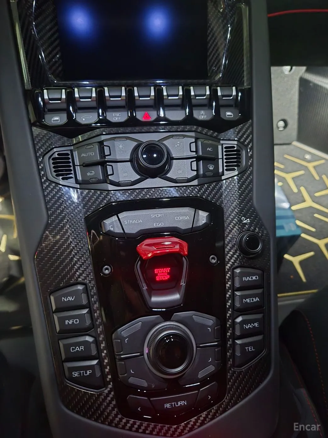 Lamborghini Aventador превью 10