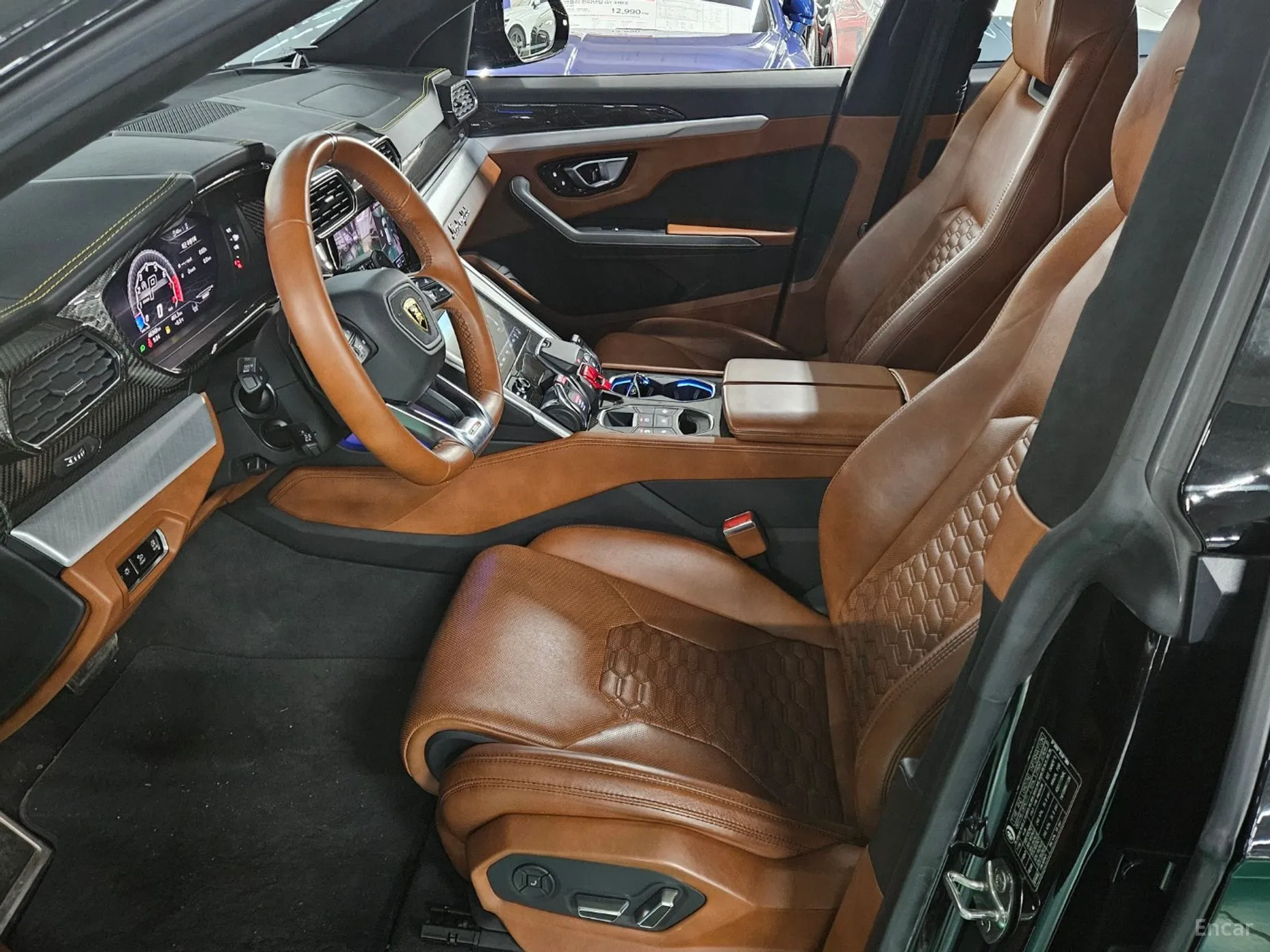 Lamborghini Urus превью 11