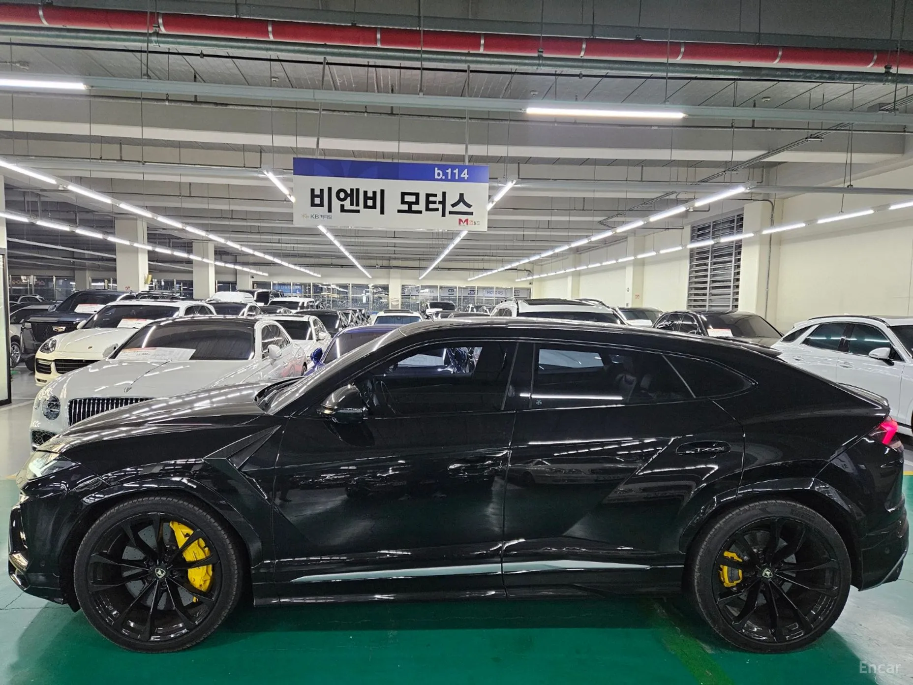 Lamborghini Urus превью 3
