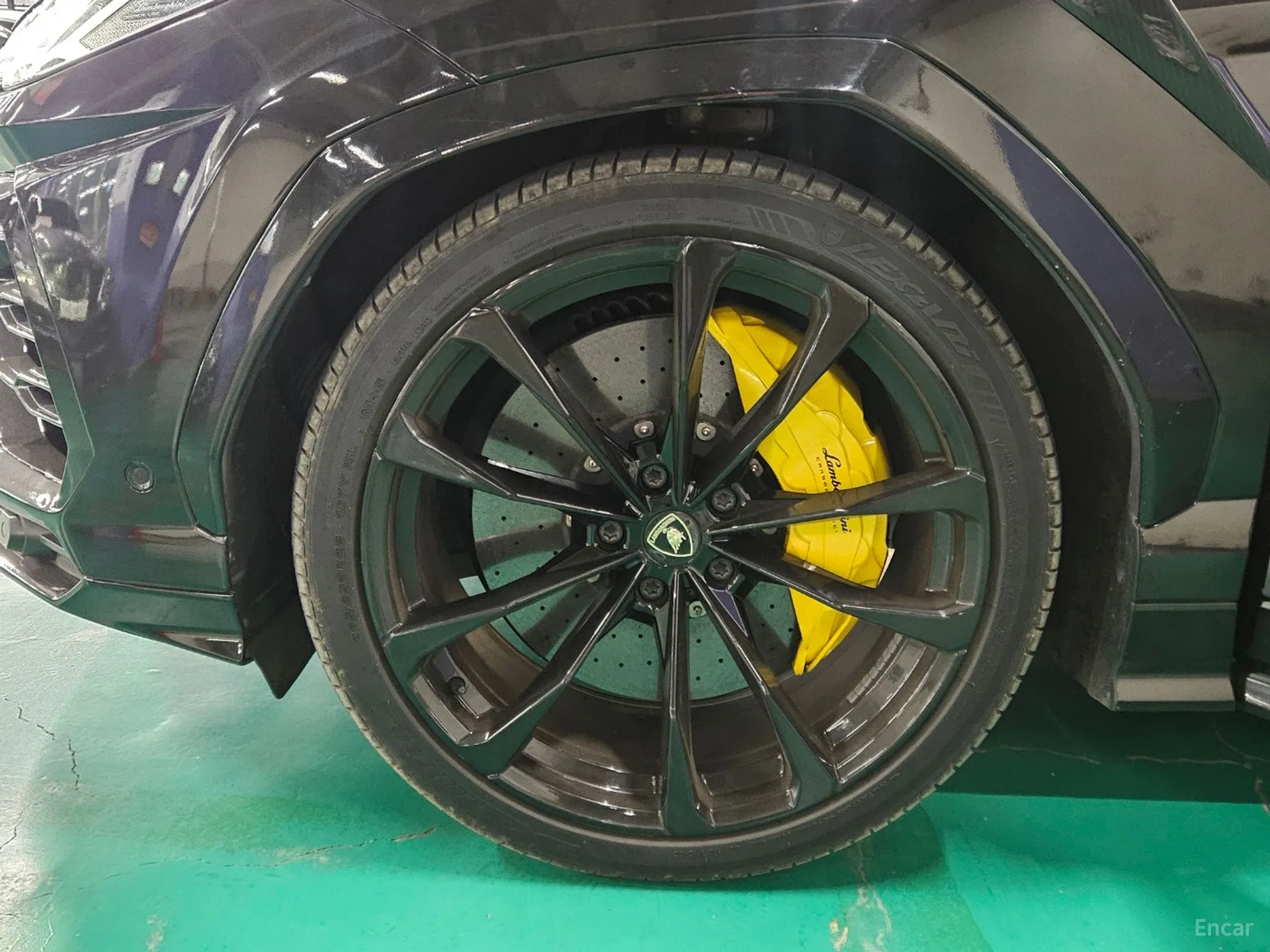 Lamborghini Urus превью 5