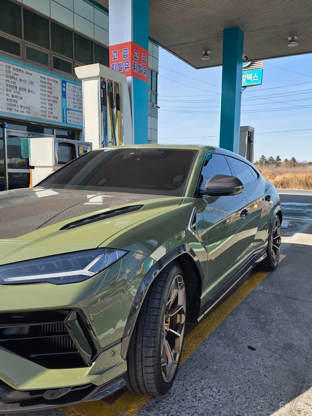 Lamborghini Urus превью 10
