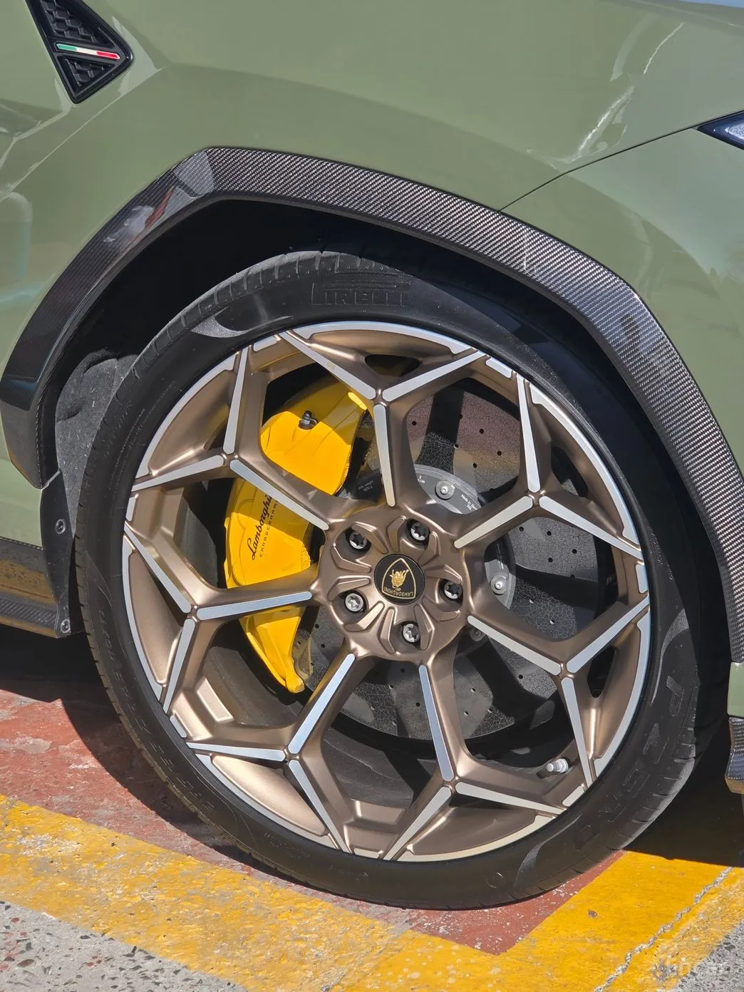 Lamborghini Urus превью 6