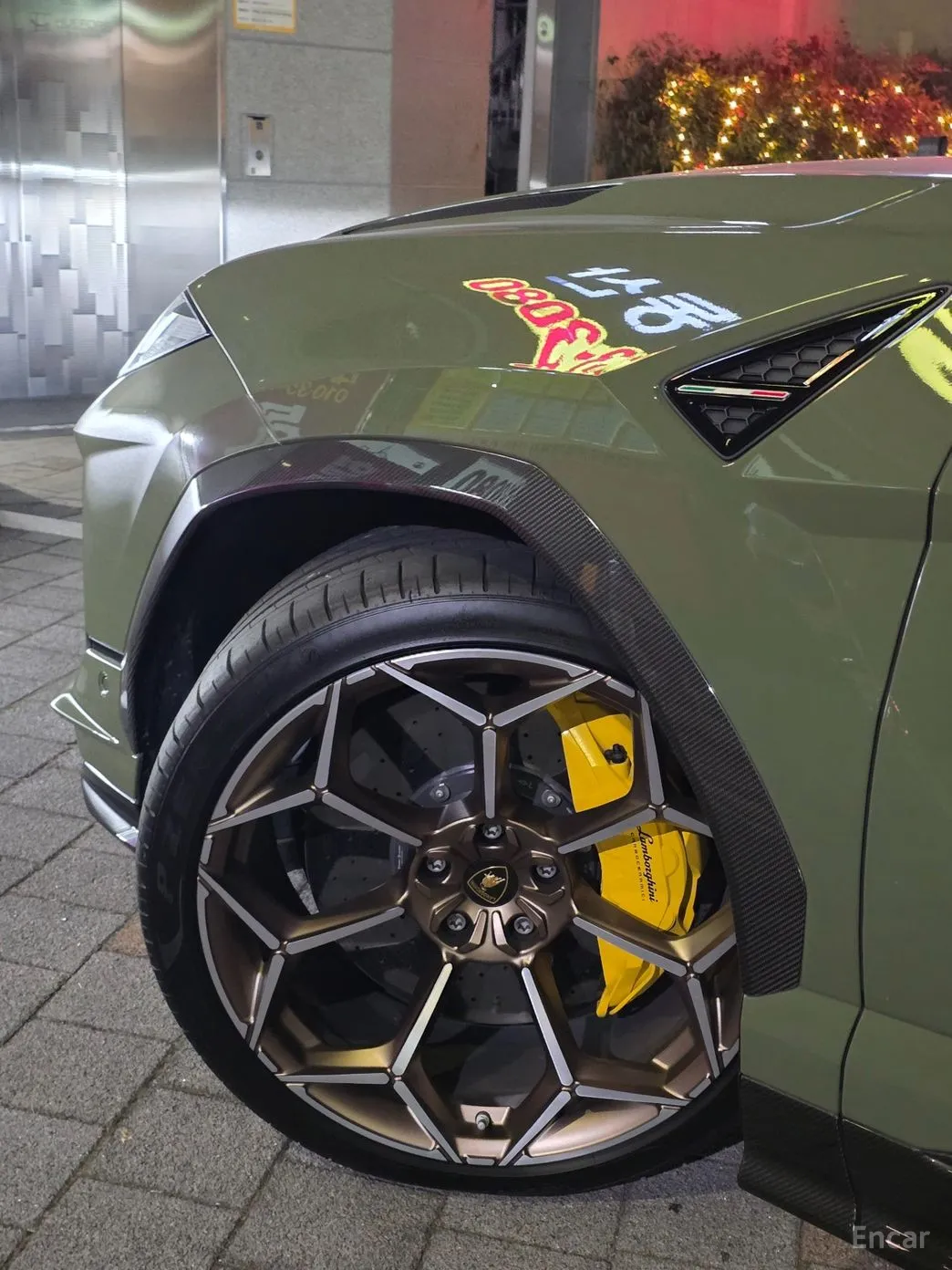 Lamborghini Urus превью 8
