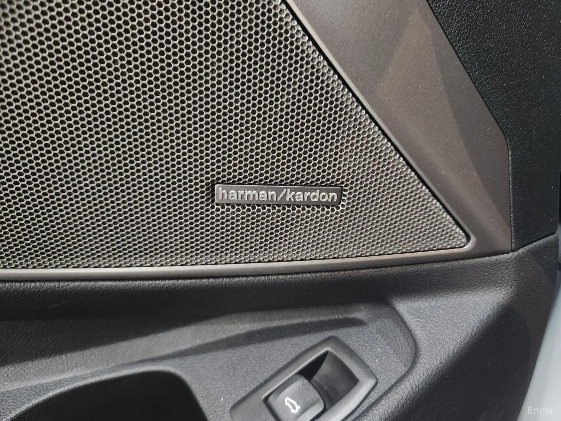 BMW 3 Series (G20) превью 15
