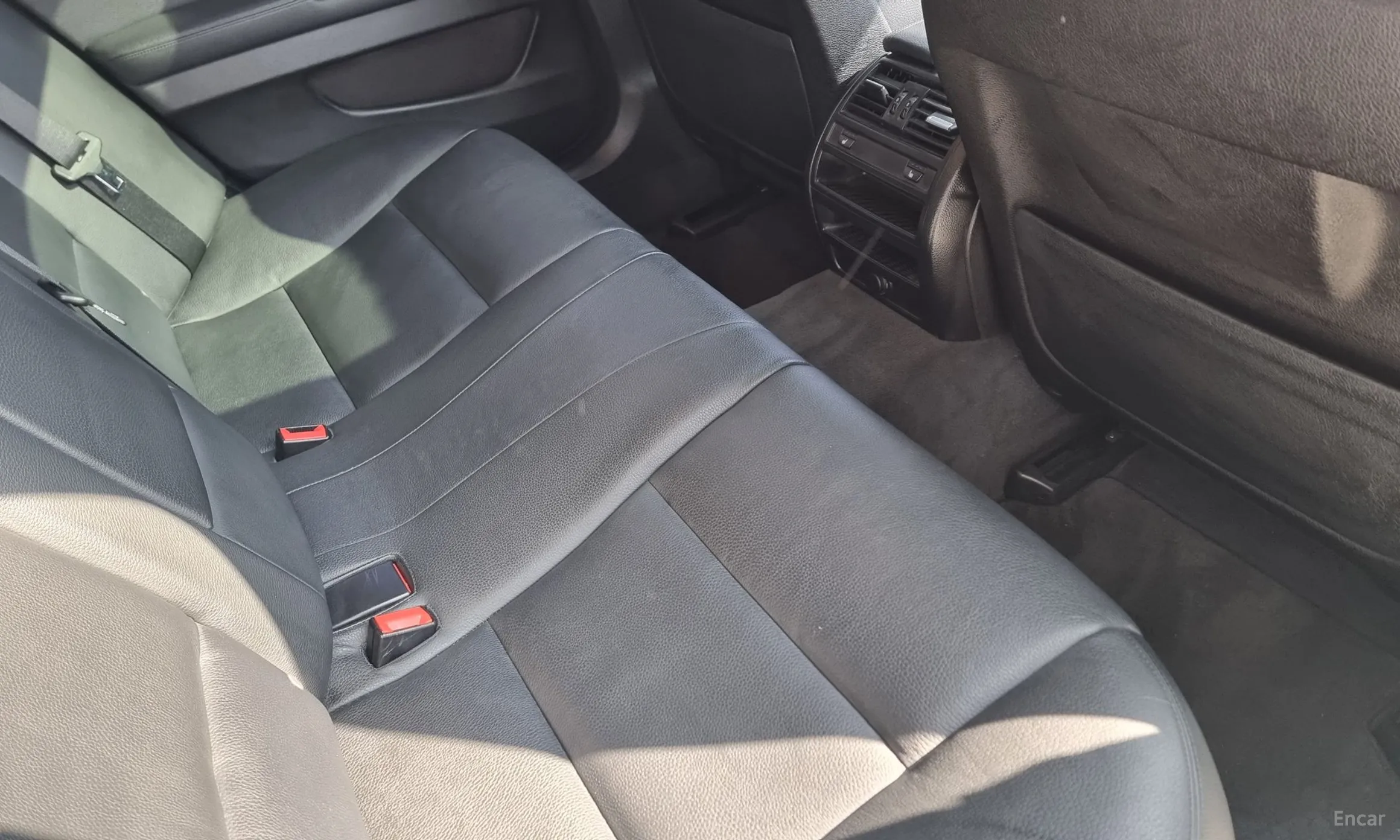 BMW 5 Series (F10) превью 10