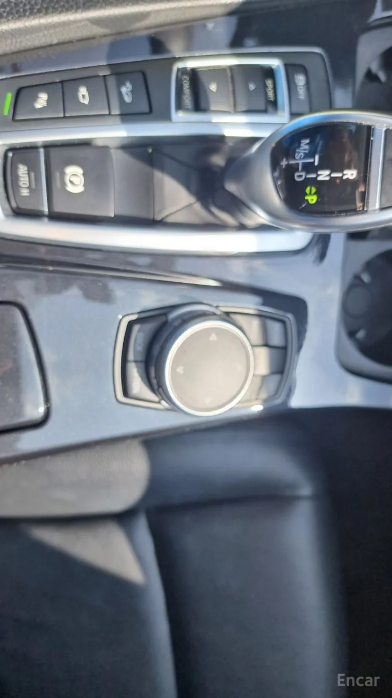 BMW 5 Series (F10) превью 17
