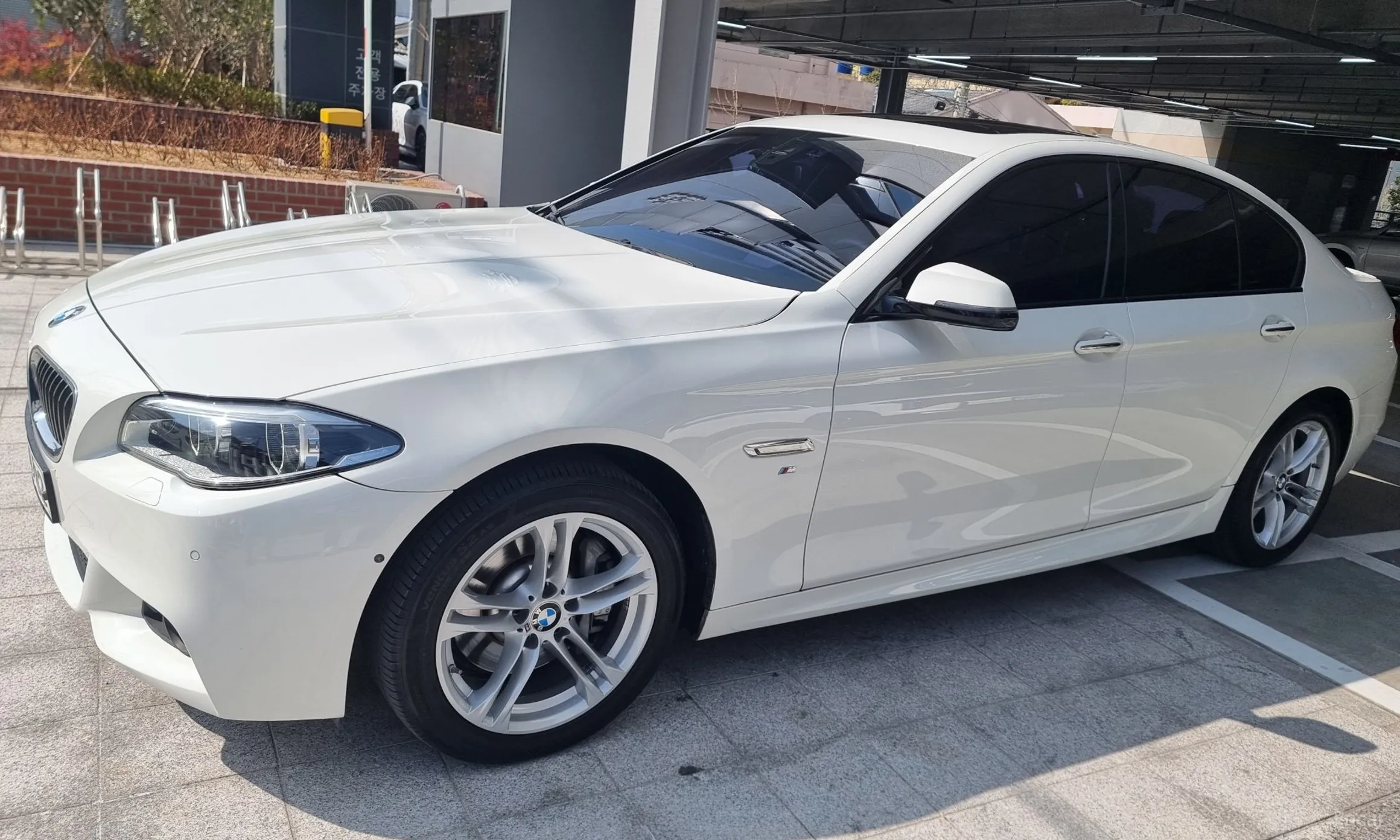 BMW 5 Series (F10) превью 3