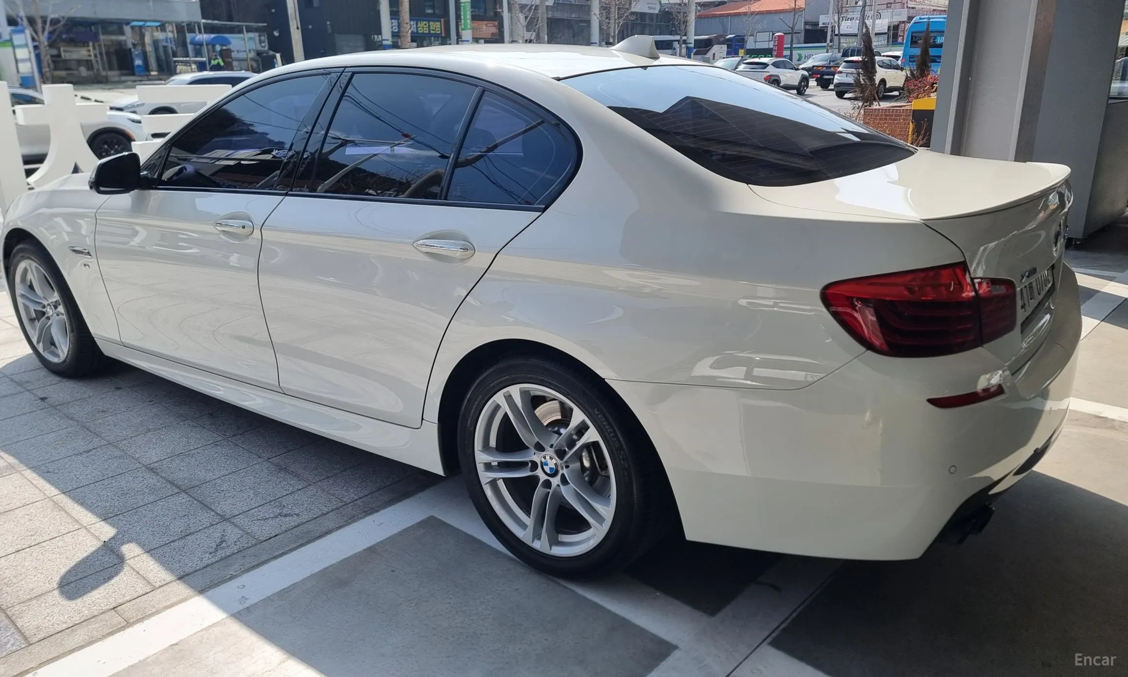 BMW 5 Series (F10) превью 7