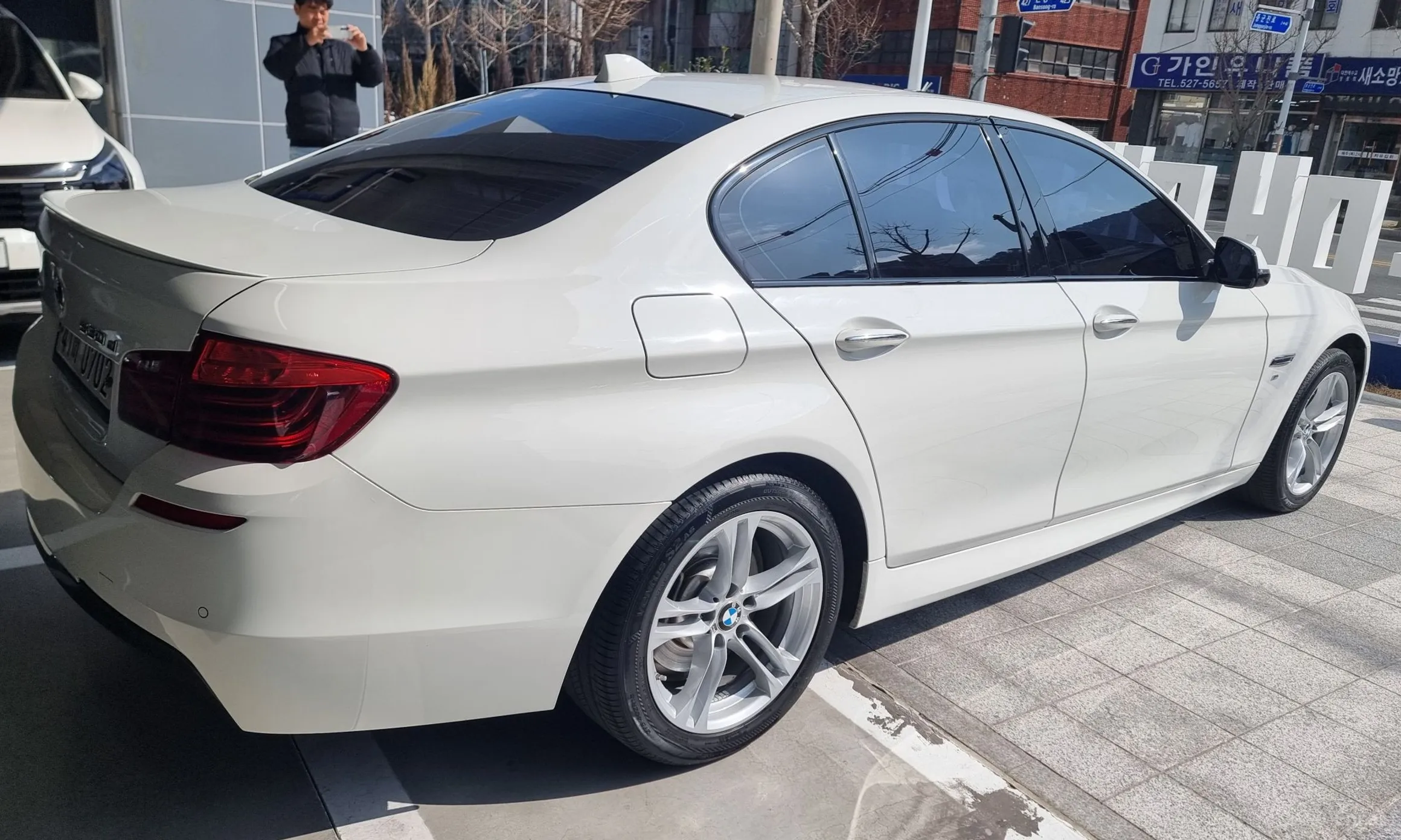 BMW 5 Series (F10) превью 8