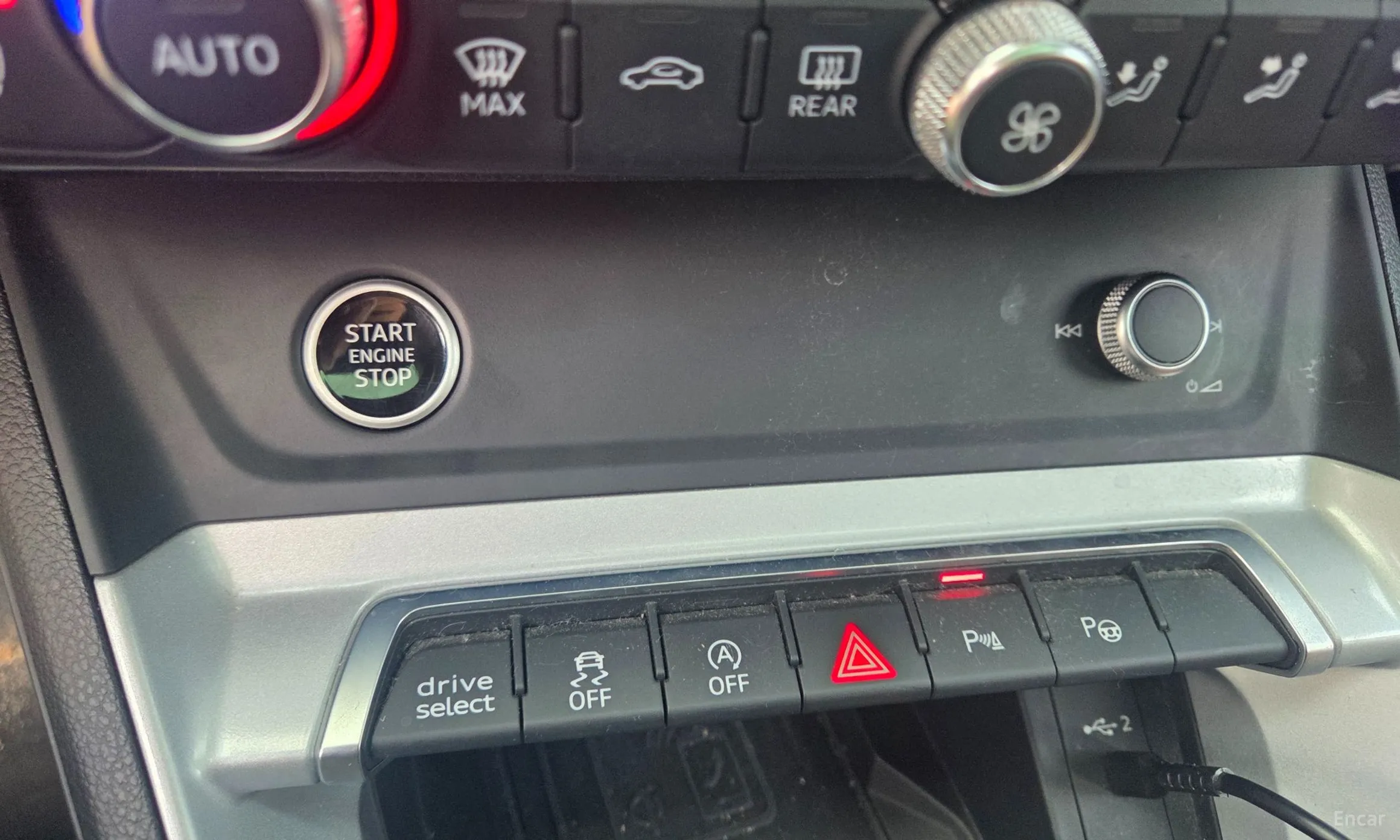 Audi Q3 (F3) превью 14