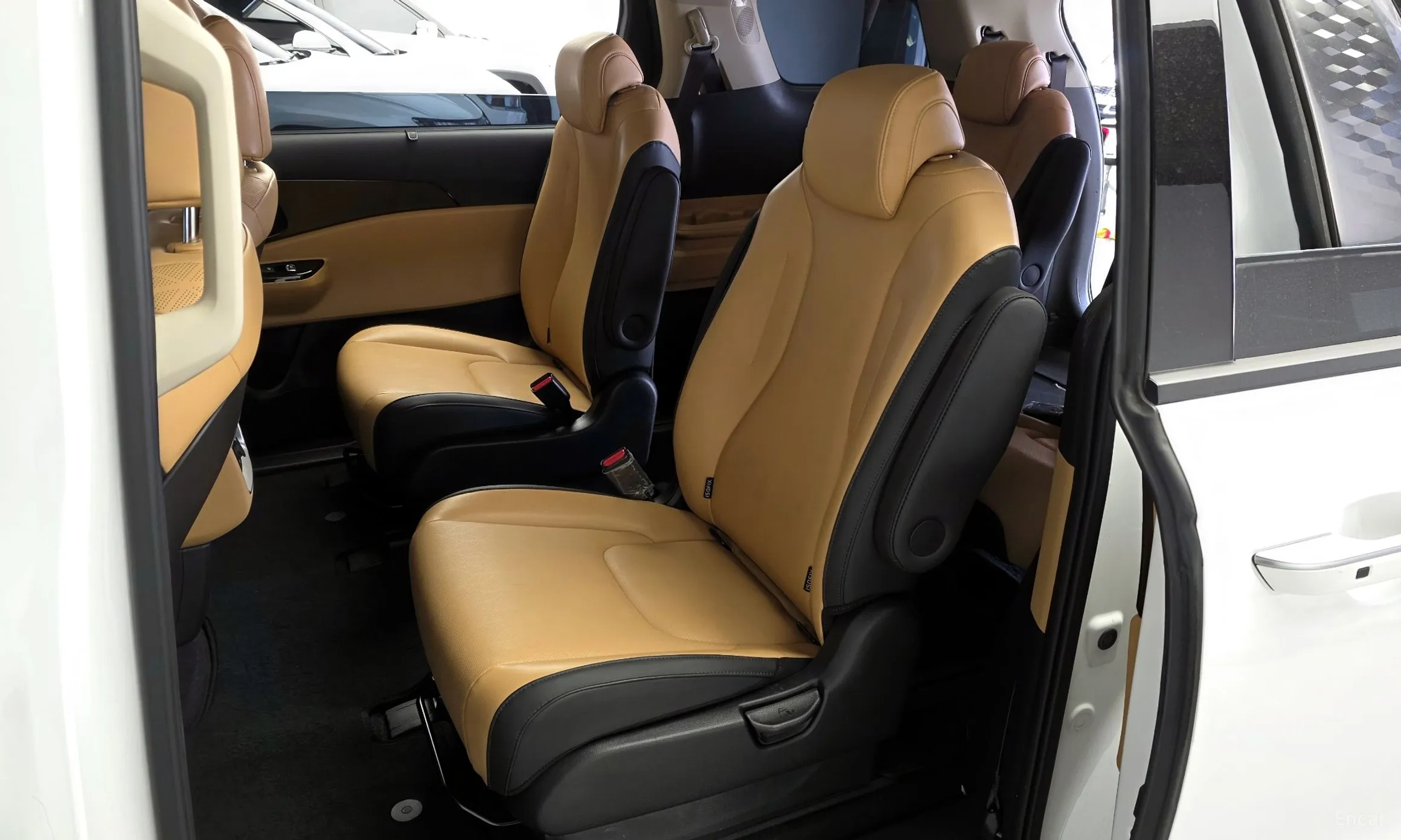 Kia Carnival Gen 4 превью 12