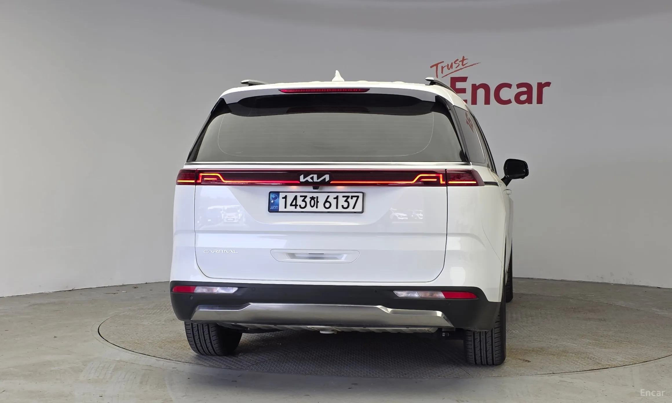 Kia Carnival Gen 4 превью 4