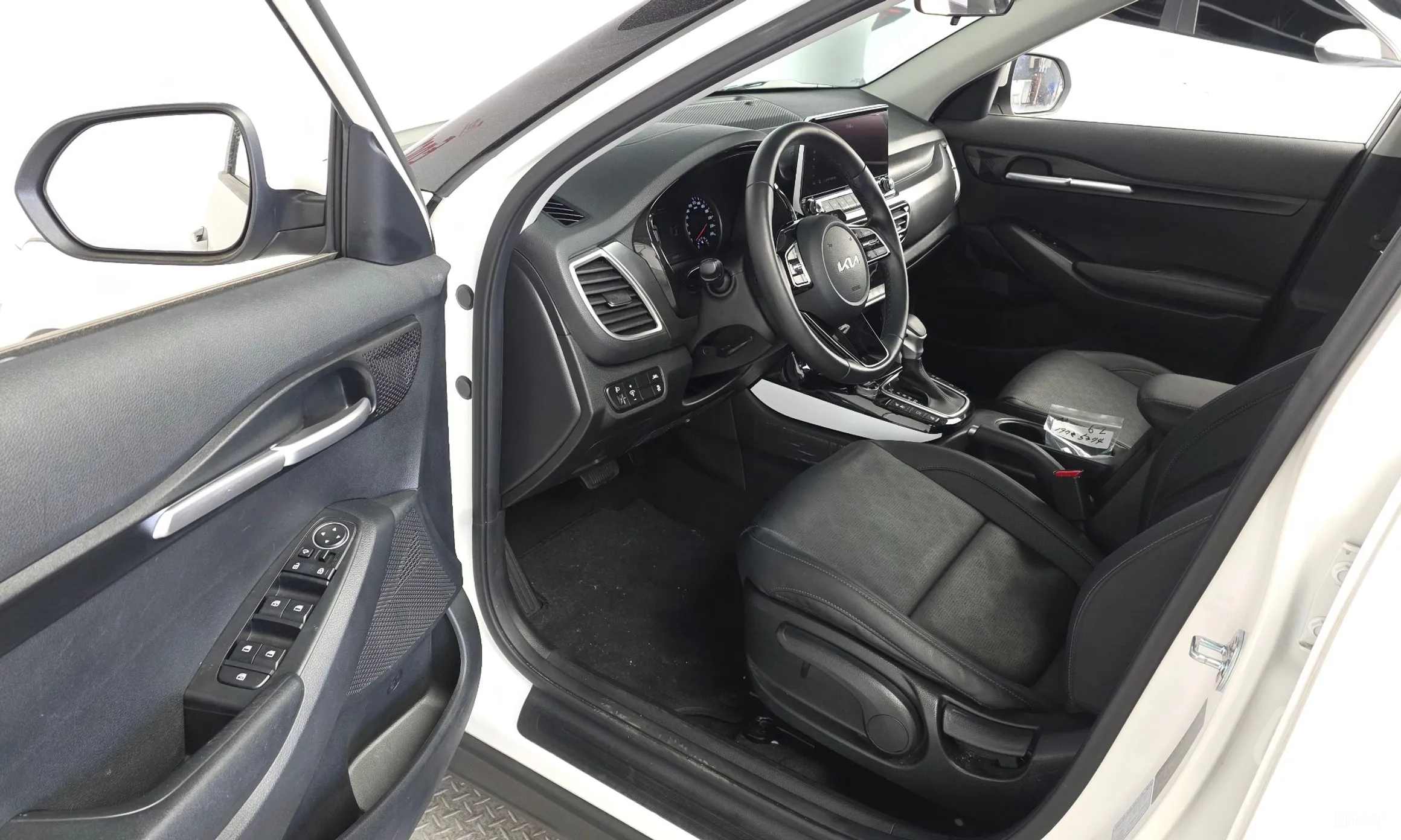Kia Seltos превью 11