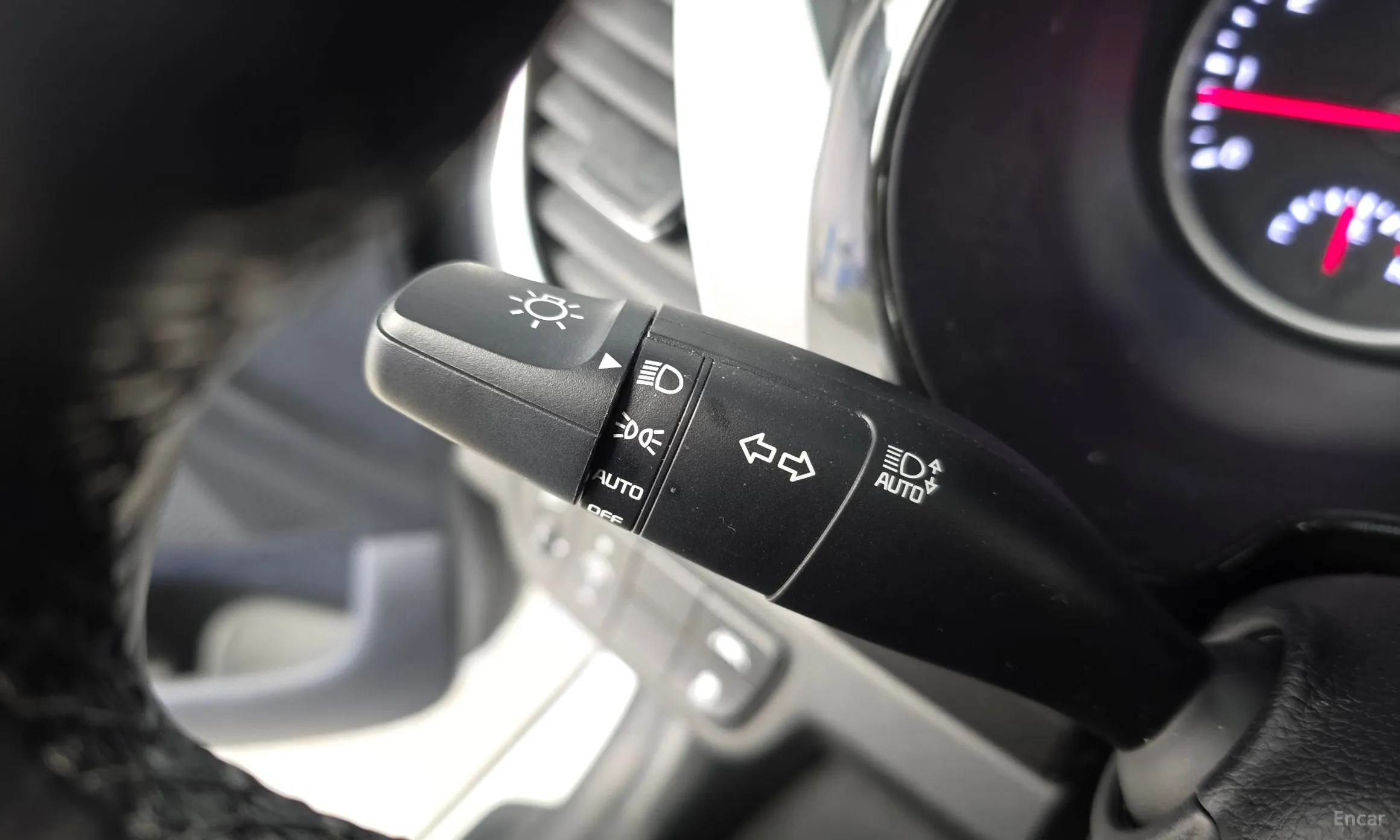 Kia Seltos превью 18
