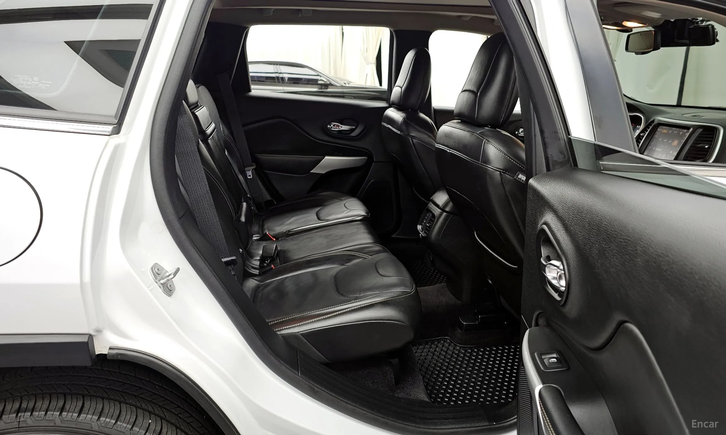Jeep Cherokee (KL) превью 12