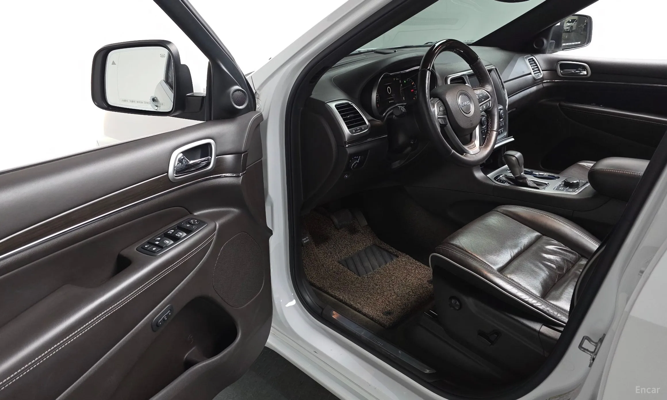 Jeep Grand Cherokee превью 10