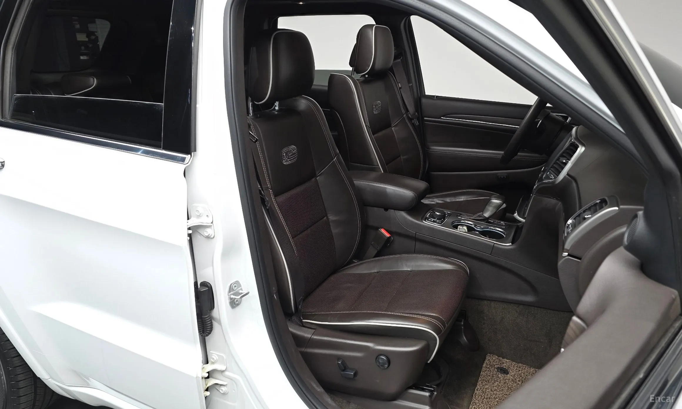 Jeep Grand Cherokee превью 12