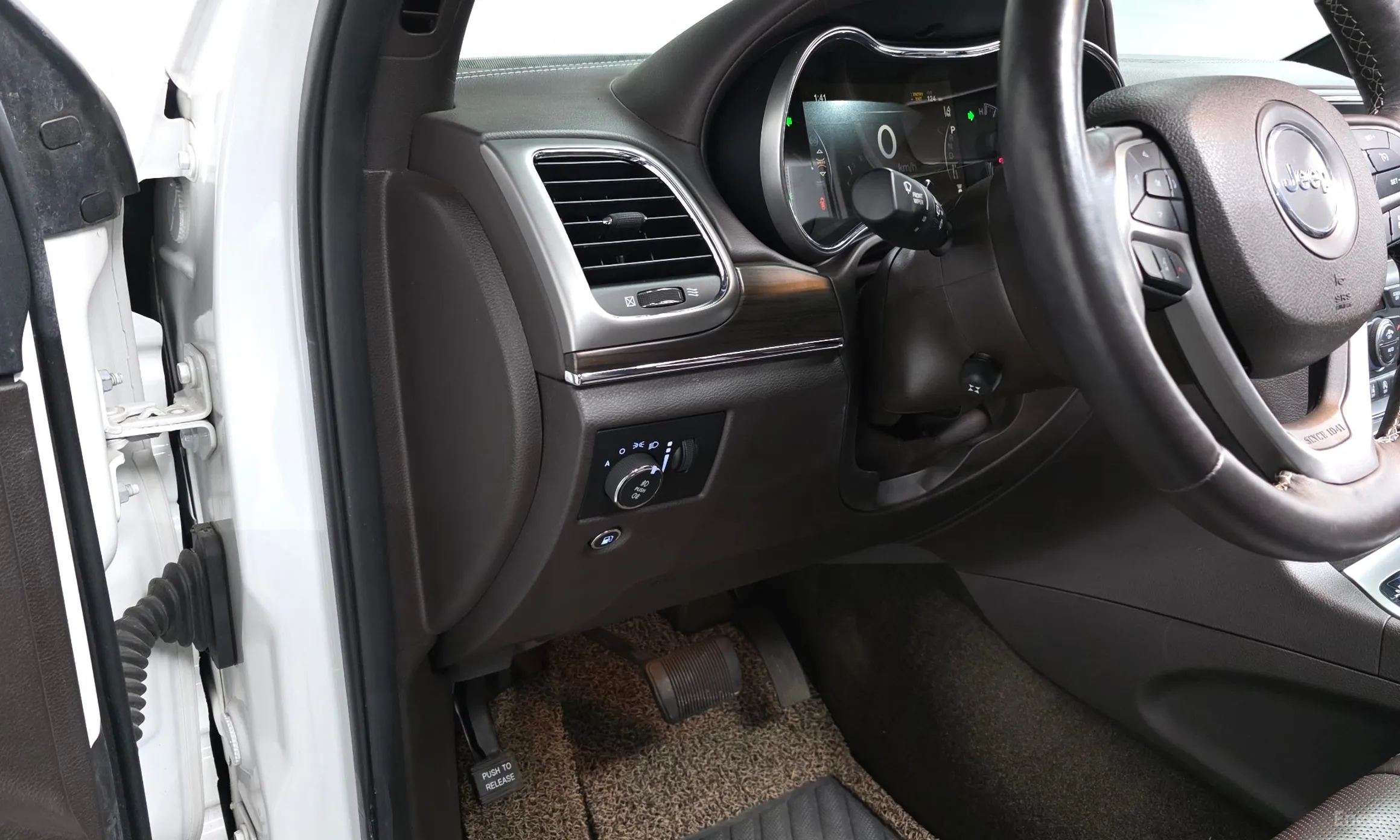 Jeep Grand Cherokee превью 13
