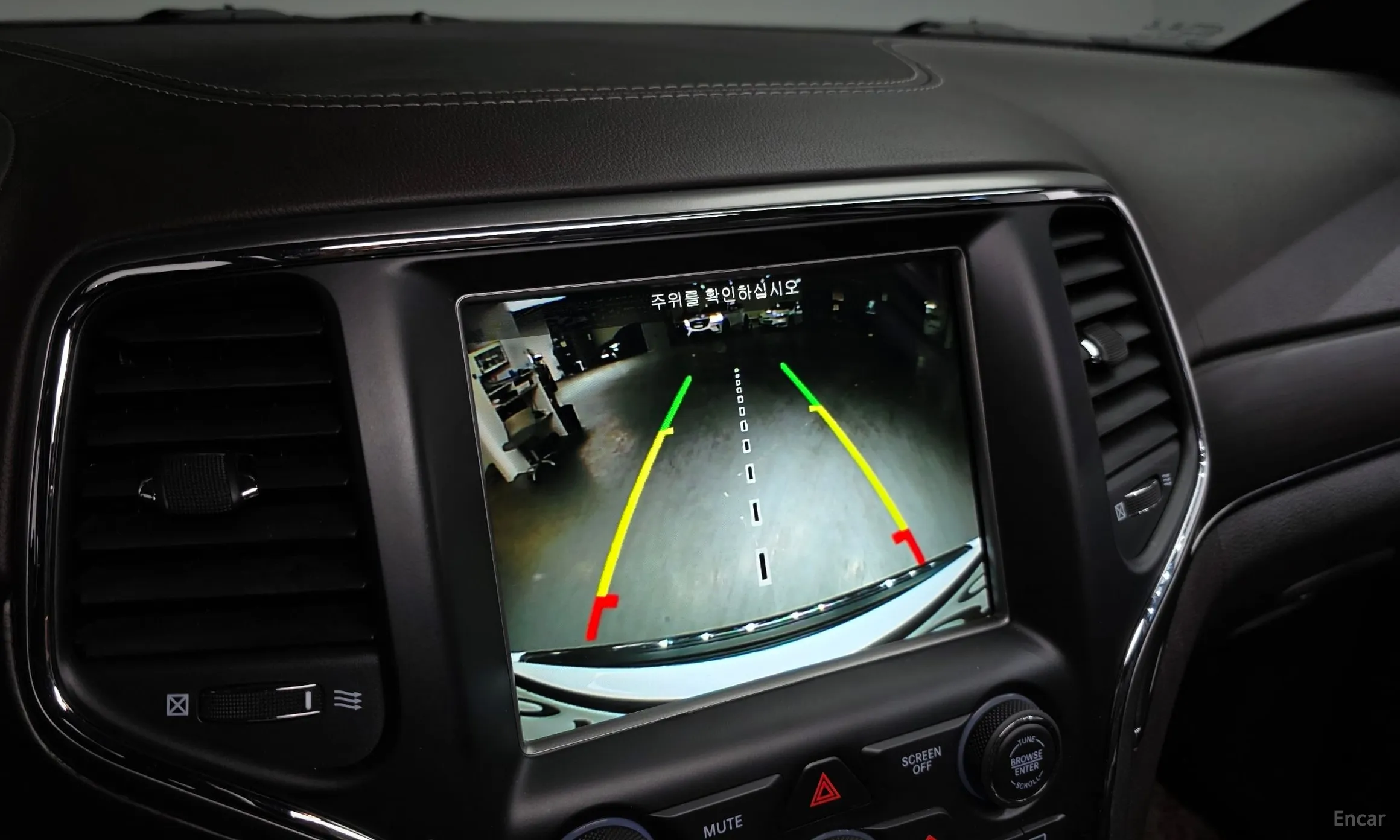 Jeep Grand Cherokee превью 16