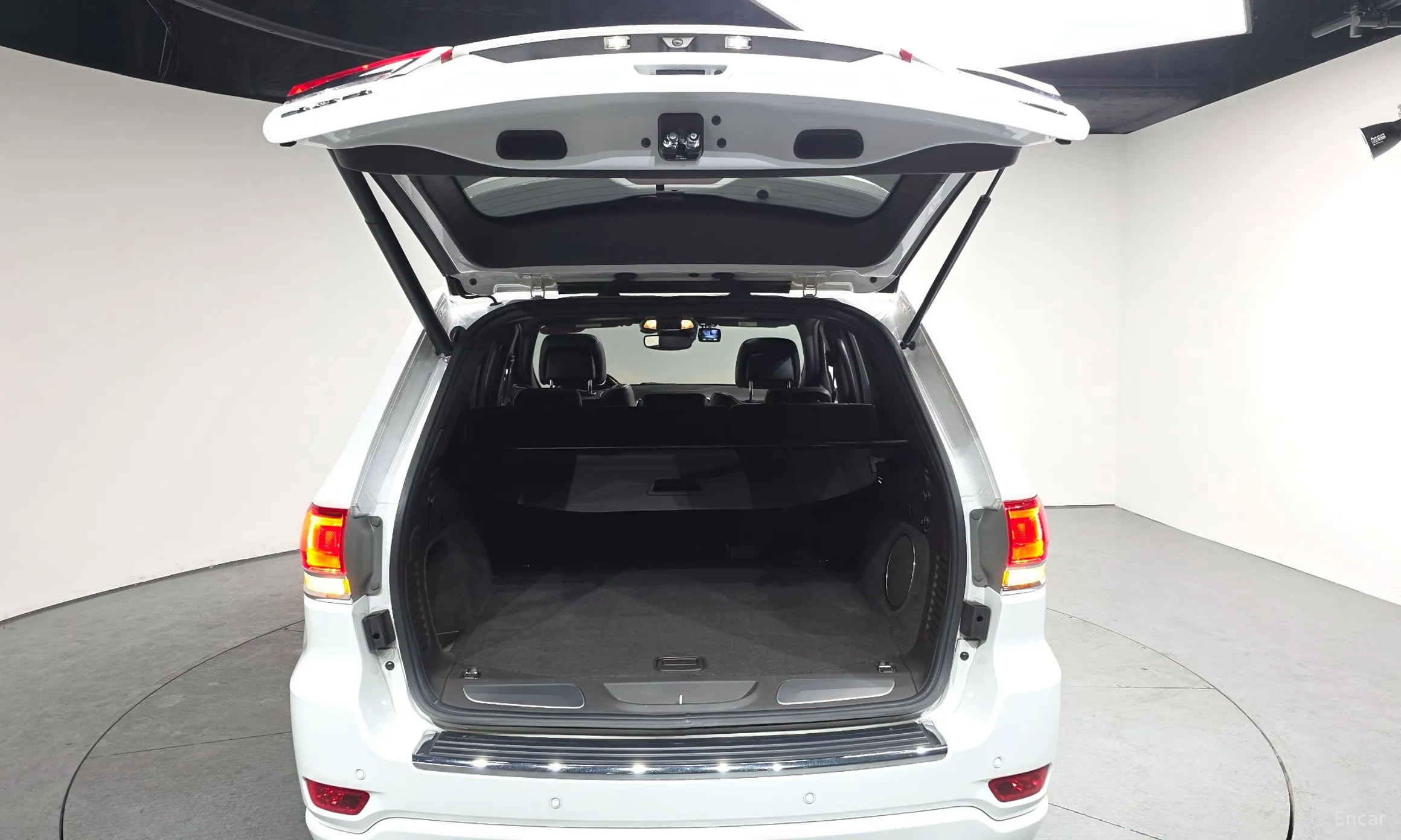 Jeep Grand Cherokee превью 20