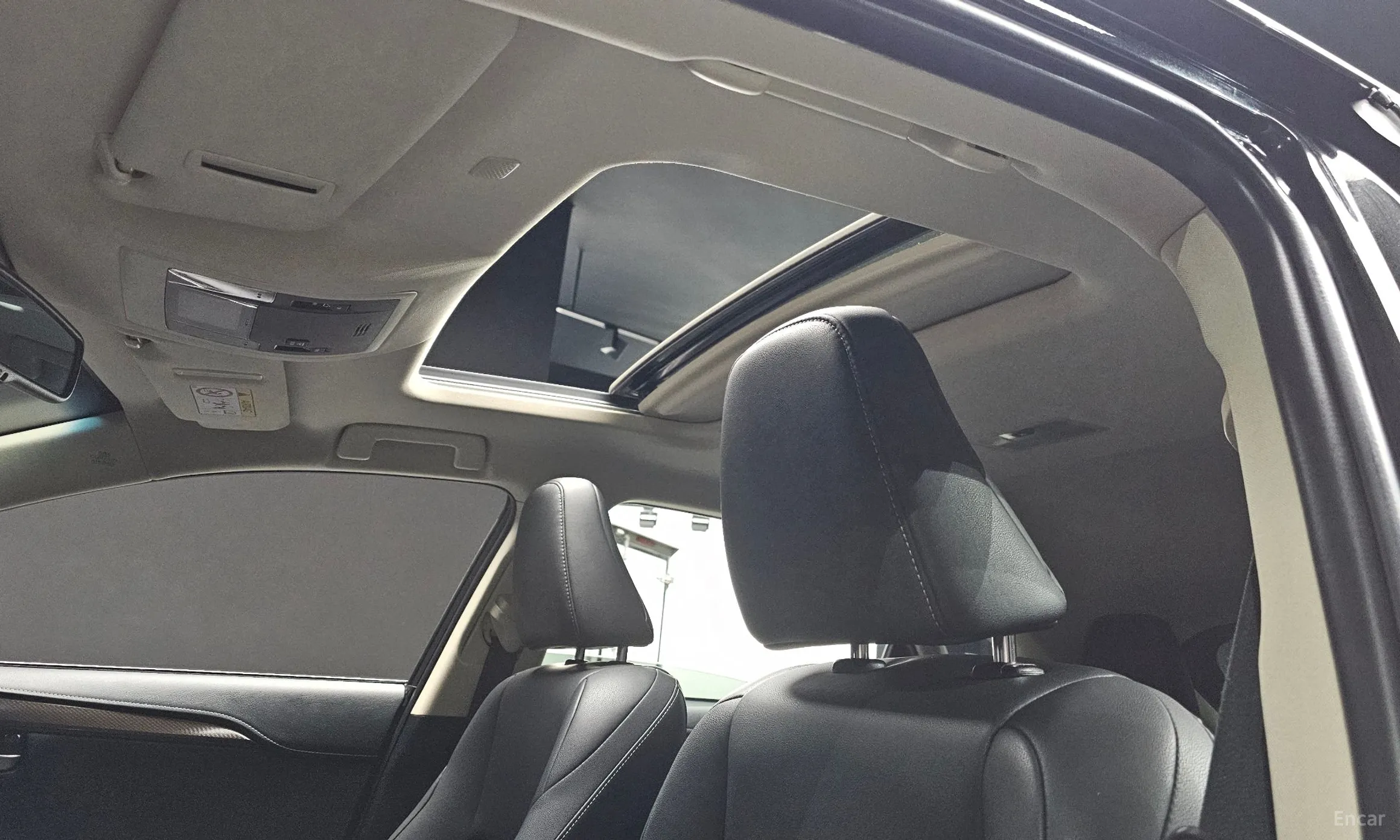 Lexus NX300h превью 17