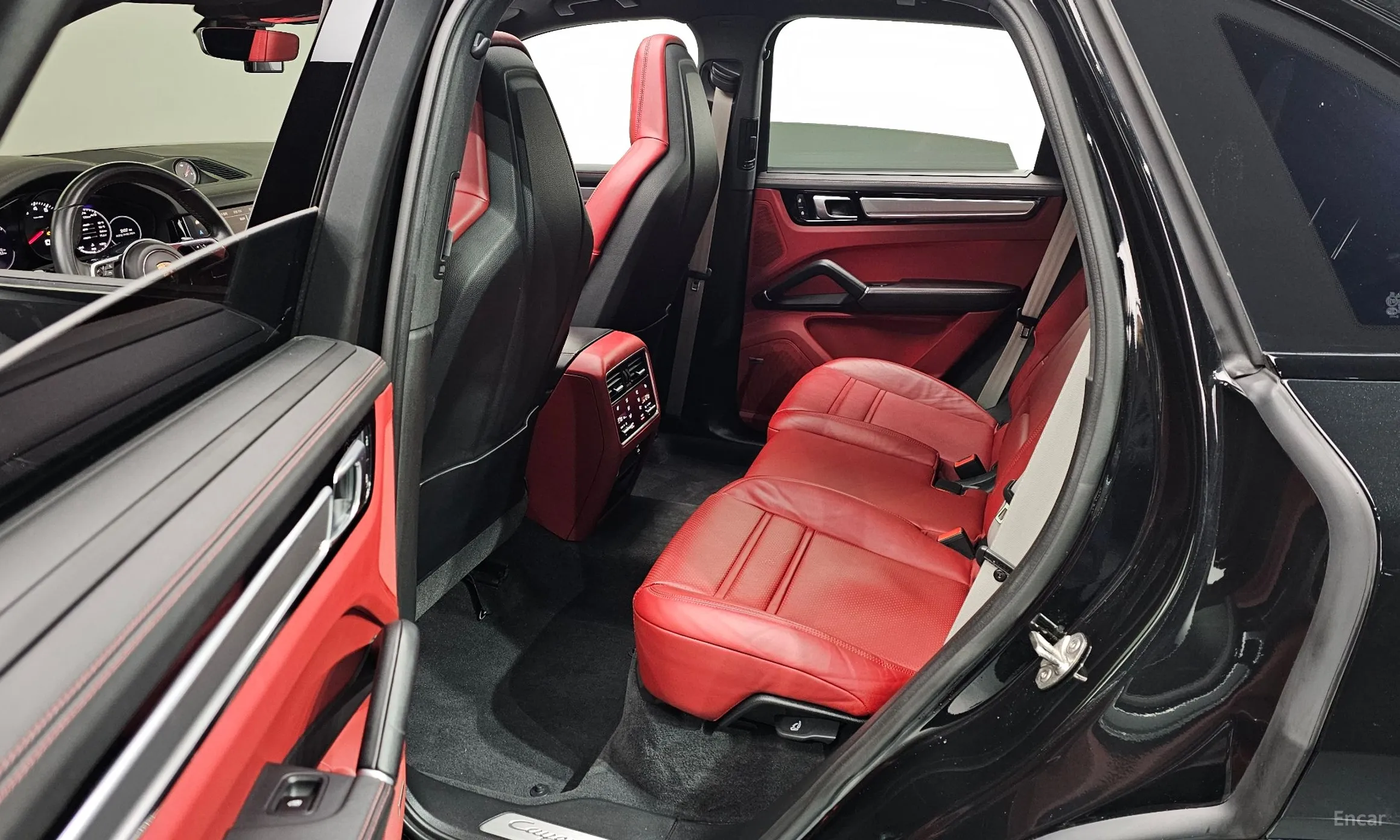 Porsche Cayenne (PO536) превью 16