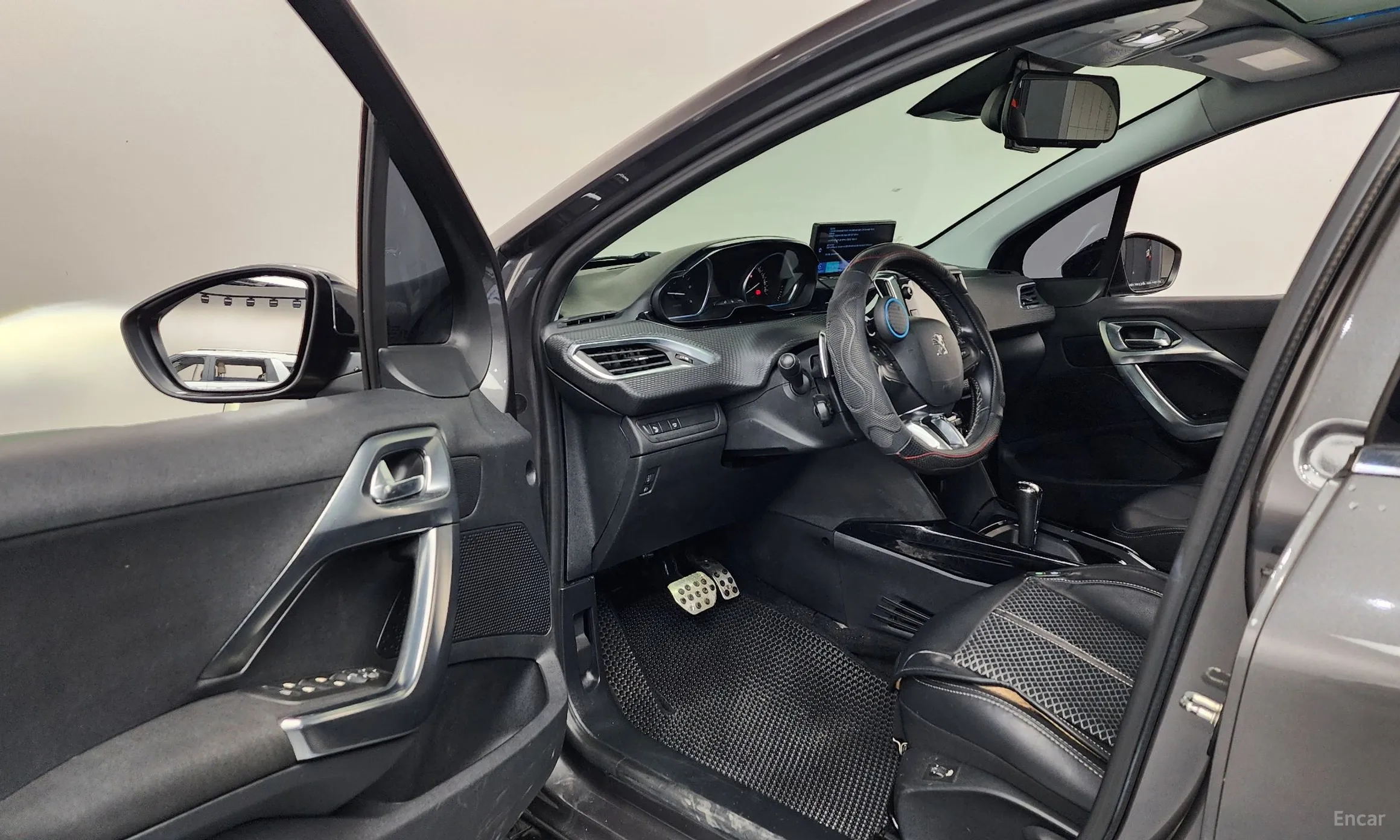 Peugeot 2008. превью 10