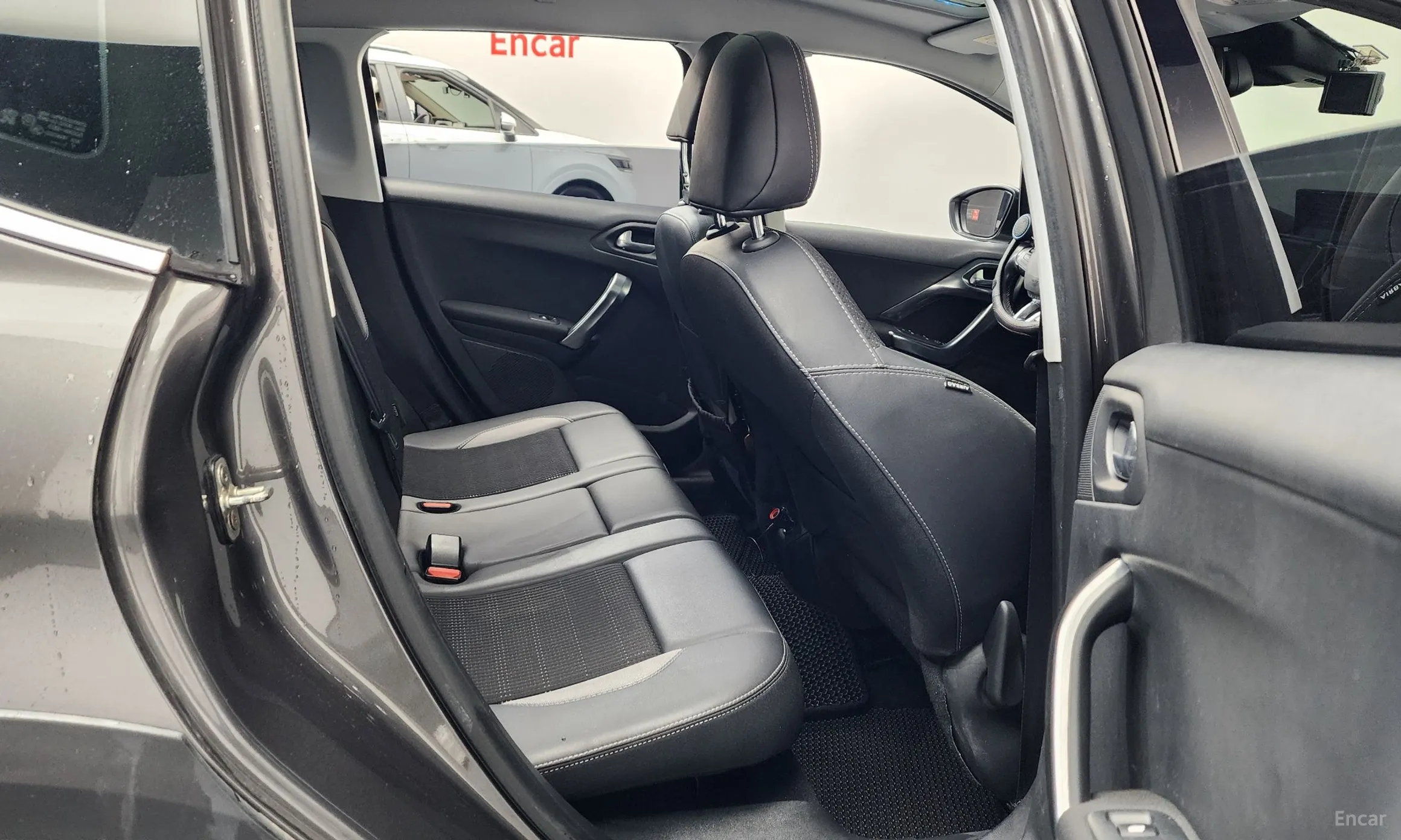 Peugeot 2008. превью 12