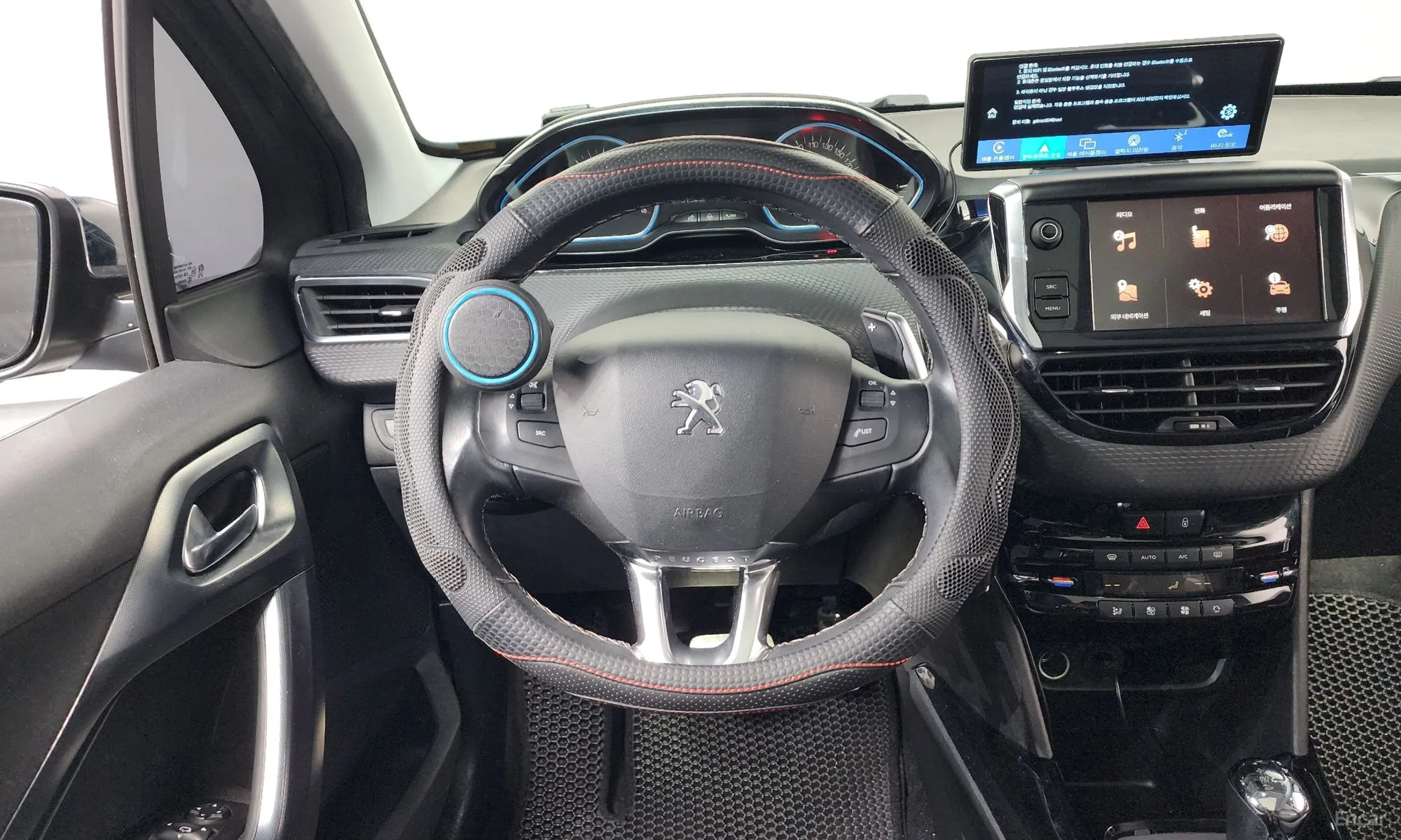 Peugeot 2008. превью 13