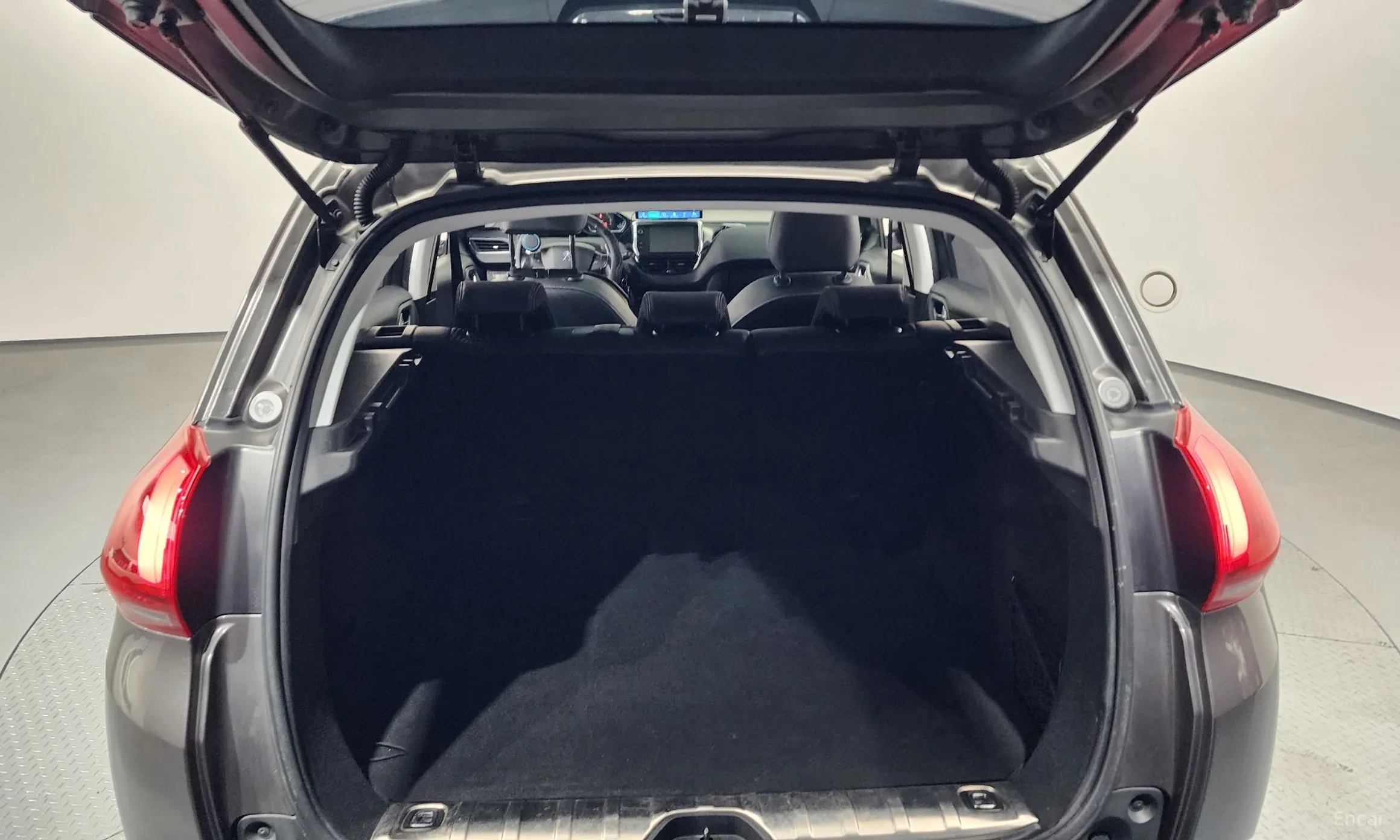 Peugeot 2008. превью 20
