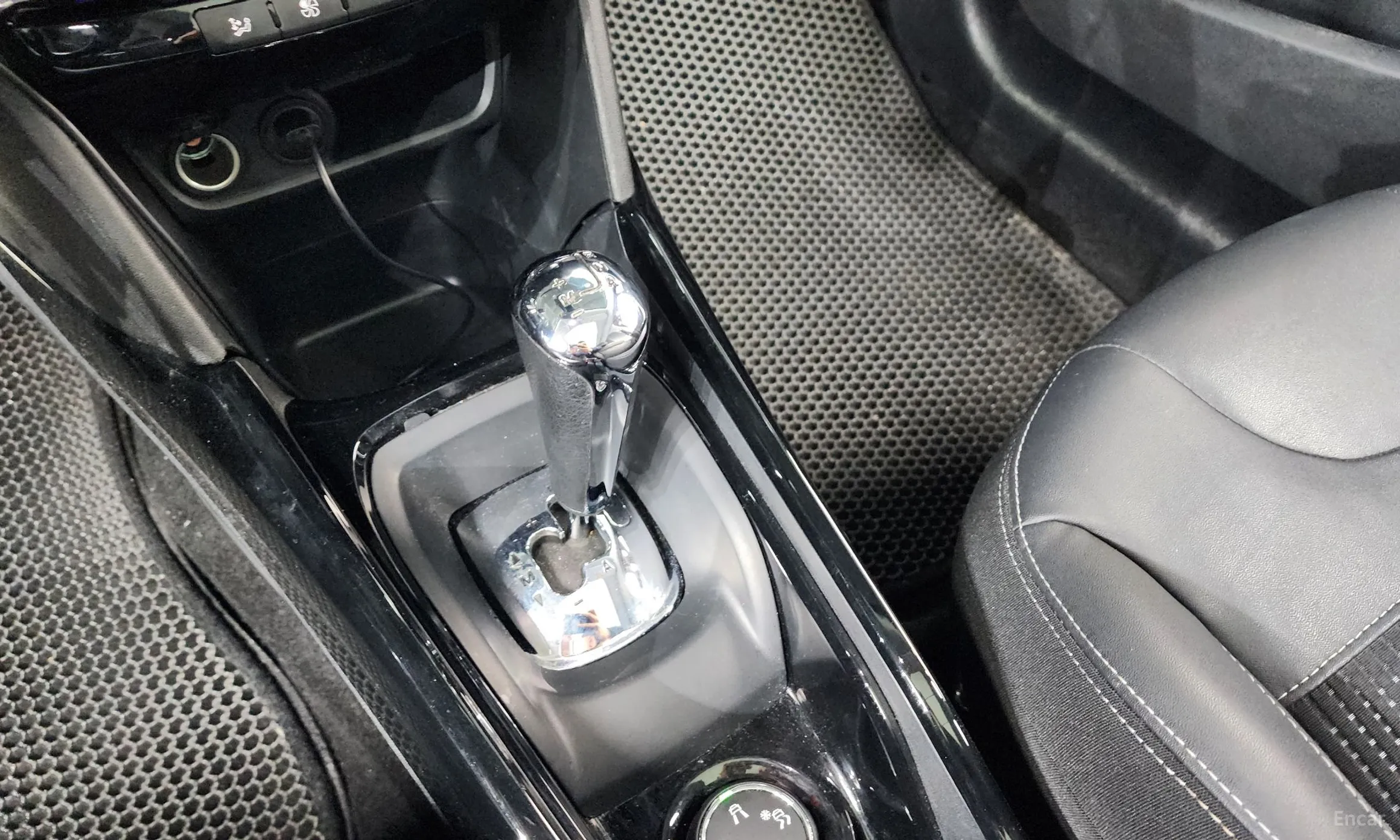Peugeot 2008. превью 9
