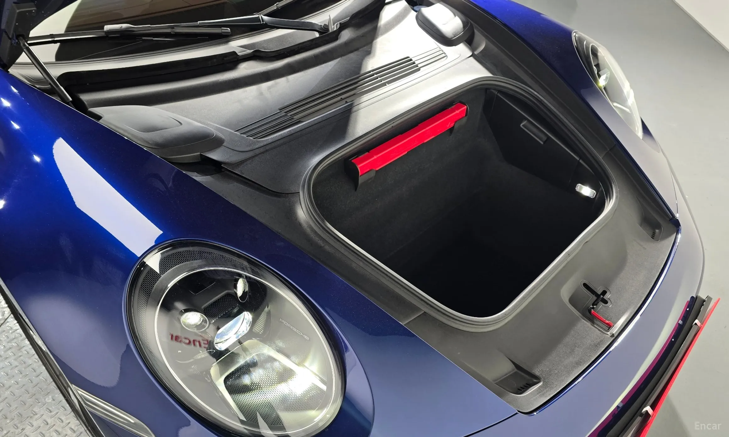 Porsche 911 (992) превью 6