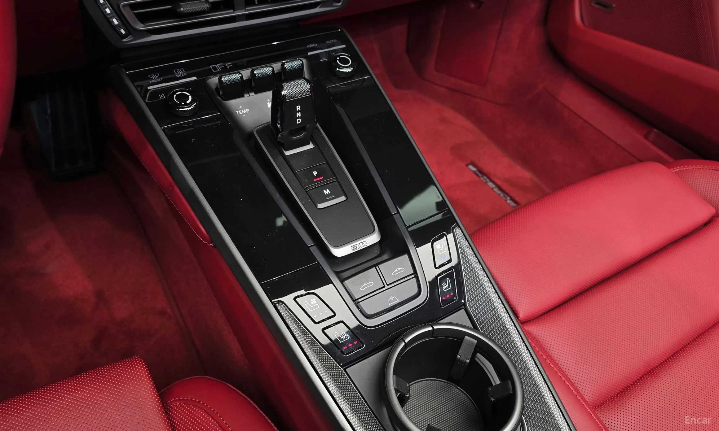 Porsche 911 (992) превью 9