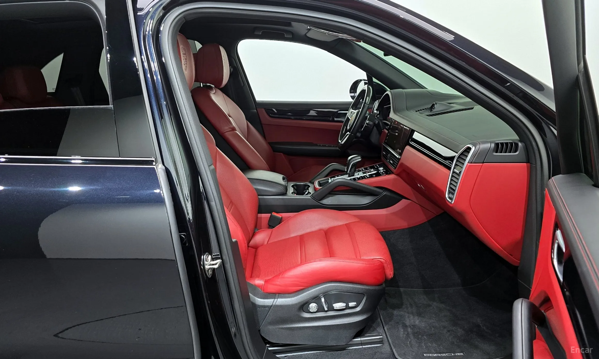 Porsche Cayenne (PO536) превью 11