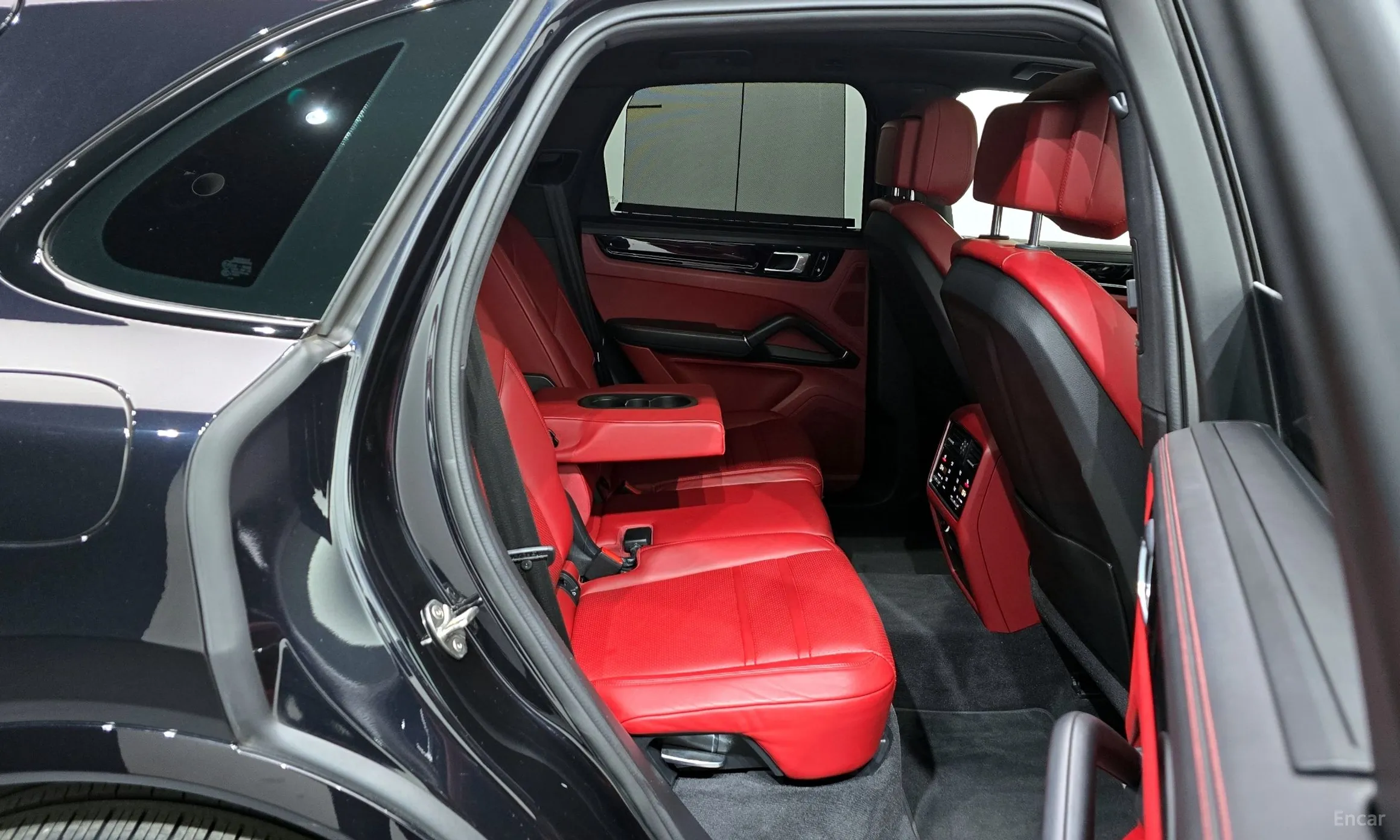 Porsche Cayenne (PO536) превью 12