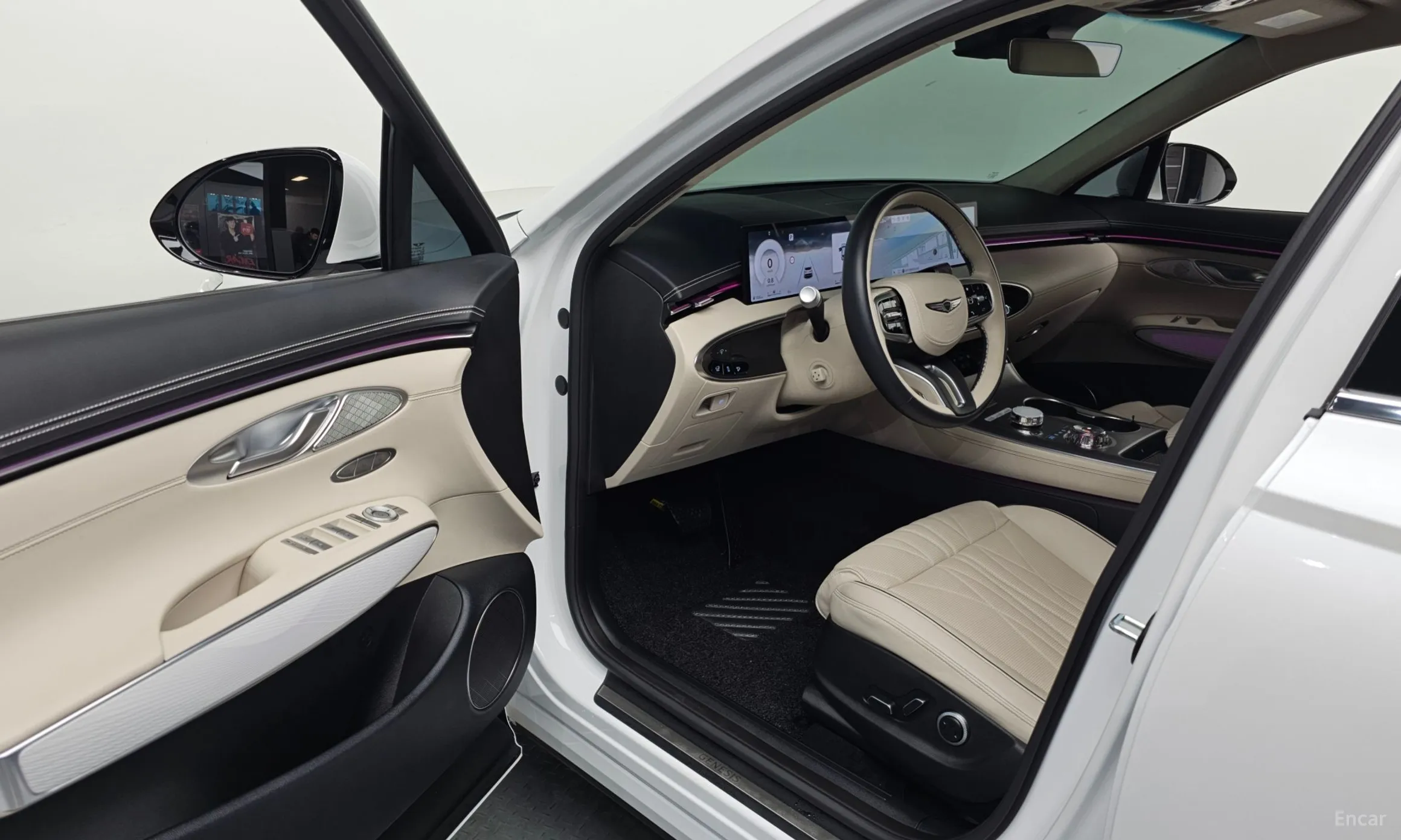 Genesis GV70 превью 10