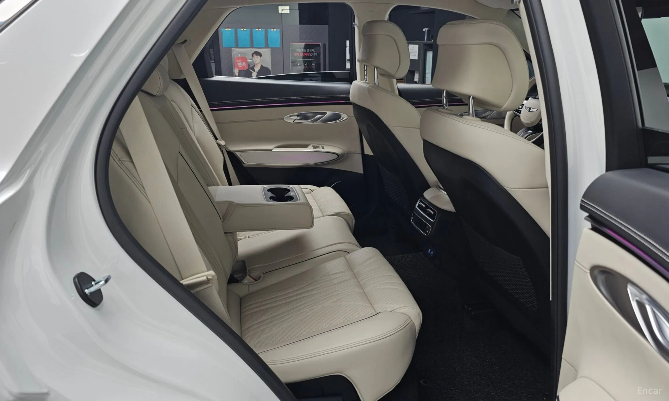 Genesis GV70 превью 12