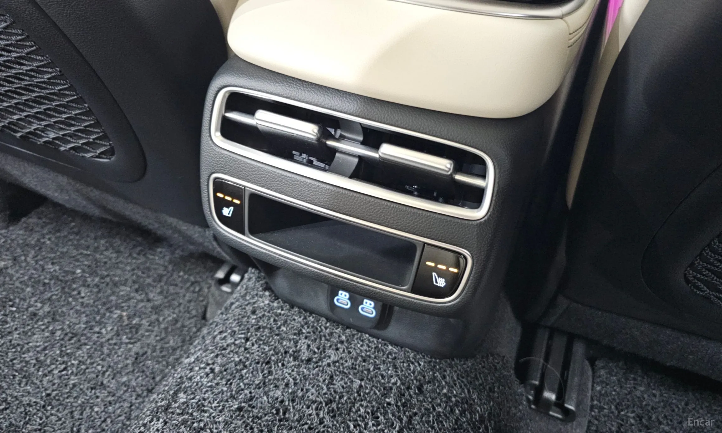 Genesis GV70 превью 19